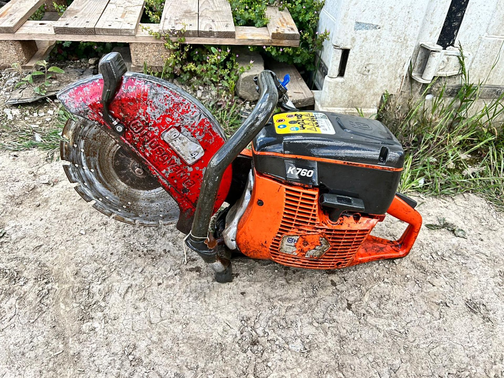 2017 HUSQVARNA K760 PETROL DISC CUTTER, RUNS AND WORKS, C/W 12" BLADE *PLUS VAT* - Image 5 of 9