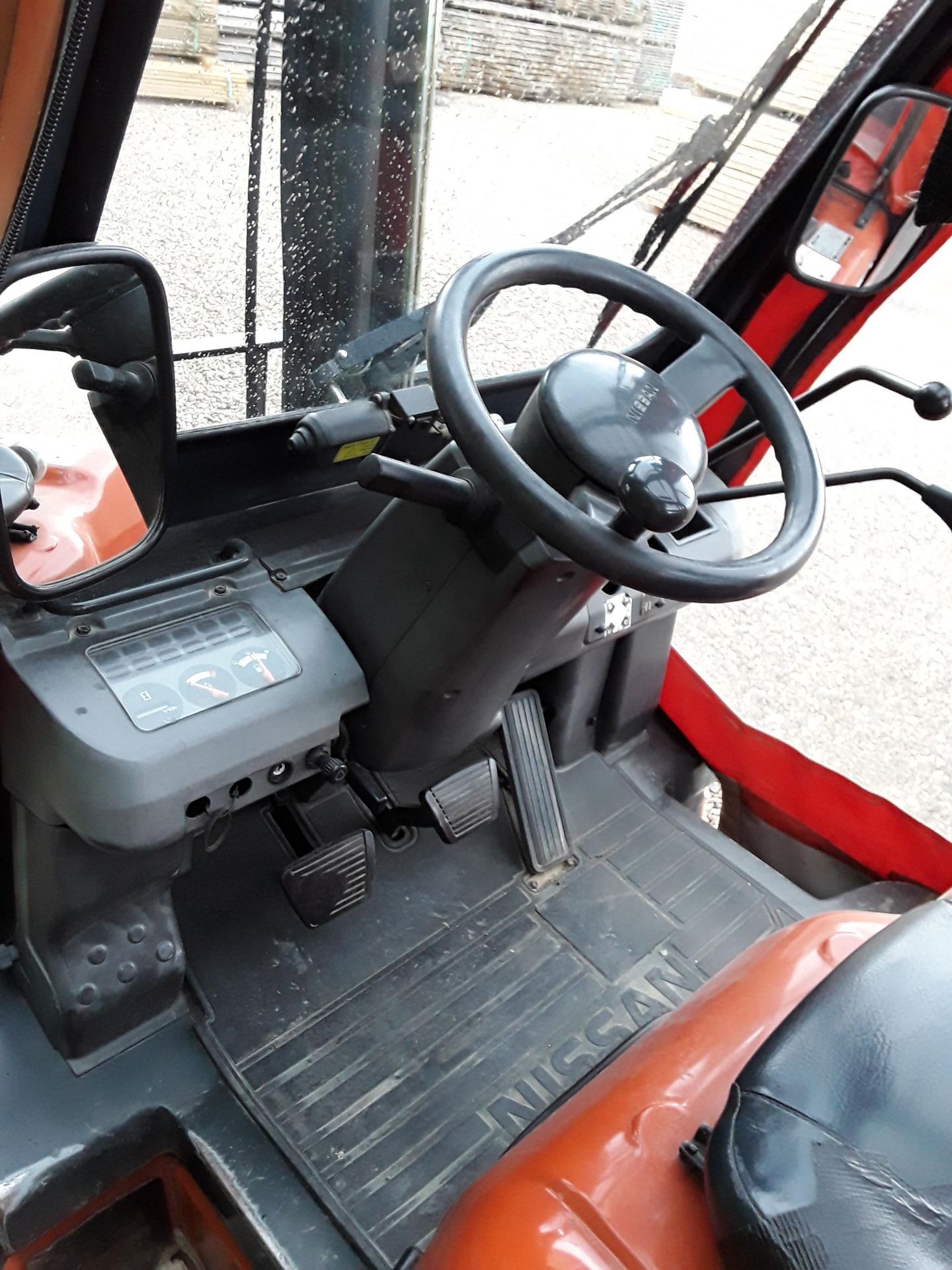 Nissan 2.5T Forklift *NO VAT* - Image 4 of 4