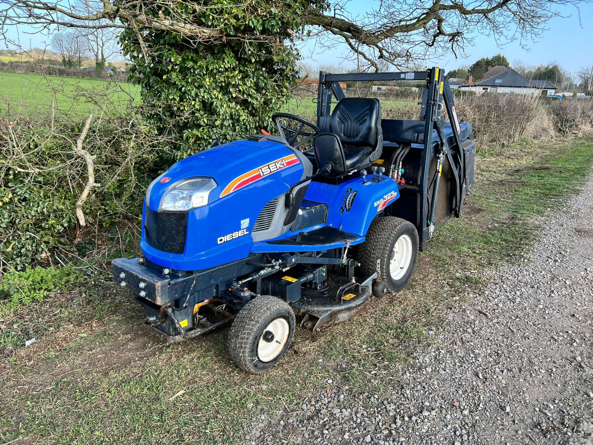2012 Iseki SXG323 Diesel High Tip Ride On Mower, Runs Drives Cuts And Collects *PLUS VAT* - Image 2 of 15