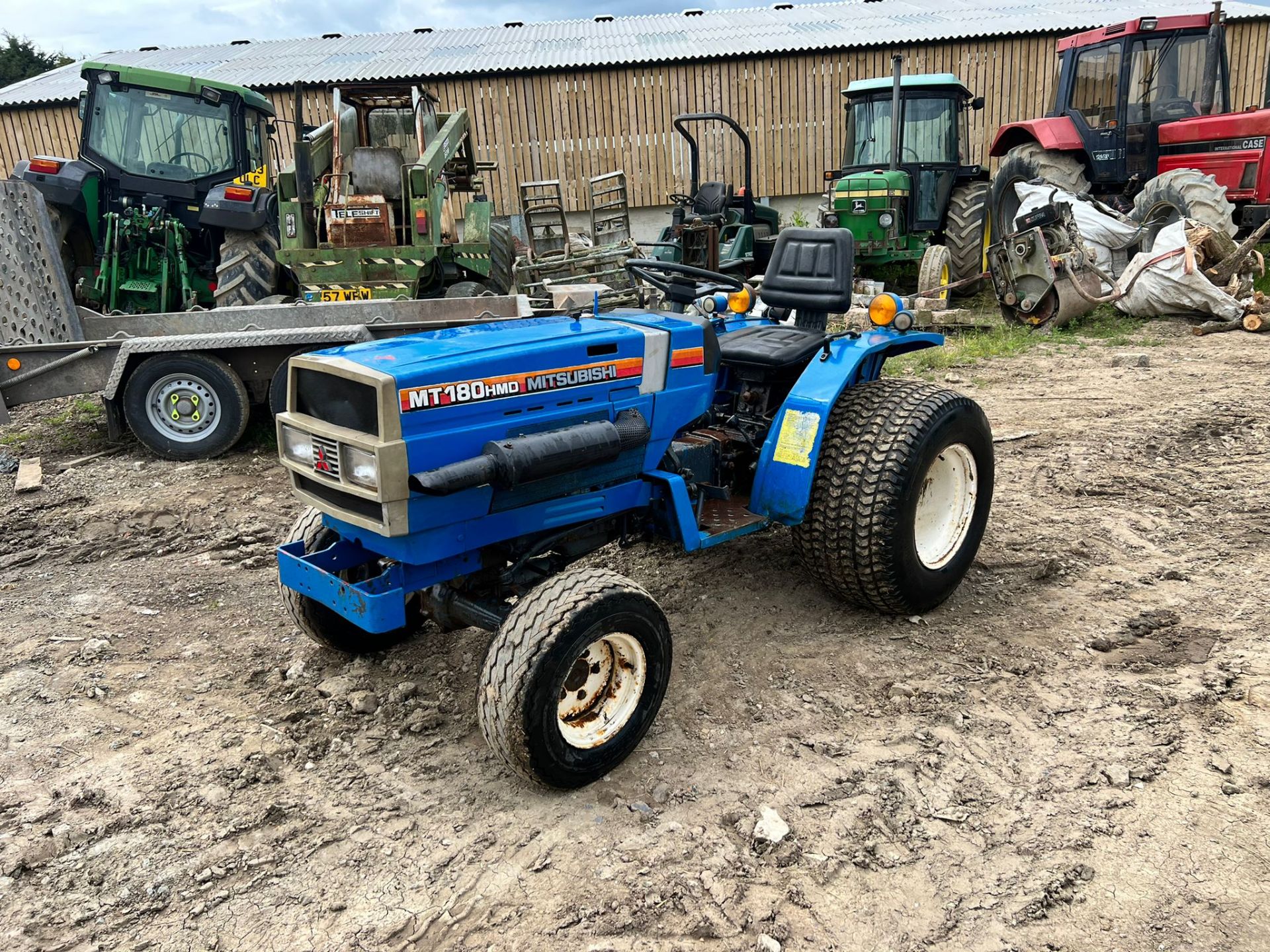 MITSUBISHI MT180HMD 18HP 4WD COMPACT TRACTOR *PLUS VAT* - Image 2 of 17