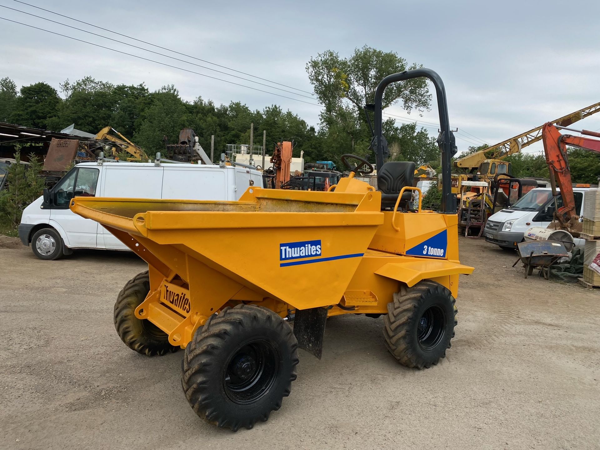 THWAITES 3 TON DUMPER, YANMAR ENGINE, RUNS WELL AND ALL OPERATIONS WORK *PLUS VAT* - Image 2 of 5