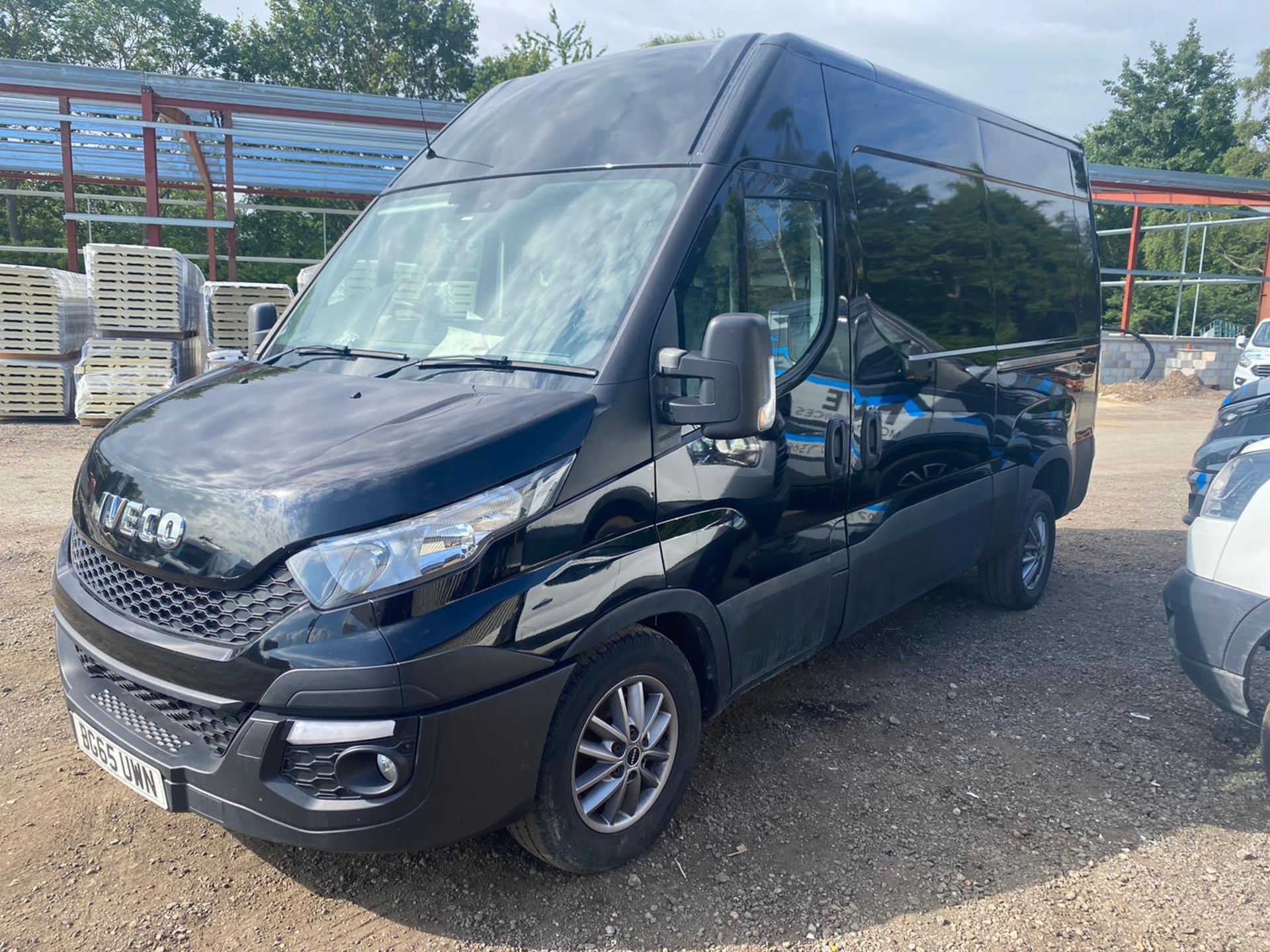 2015/65 IVECO DAILY 35S17 MWB BLACK PANEL VAN *PLUS VAT* - Image 3 of 6