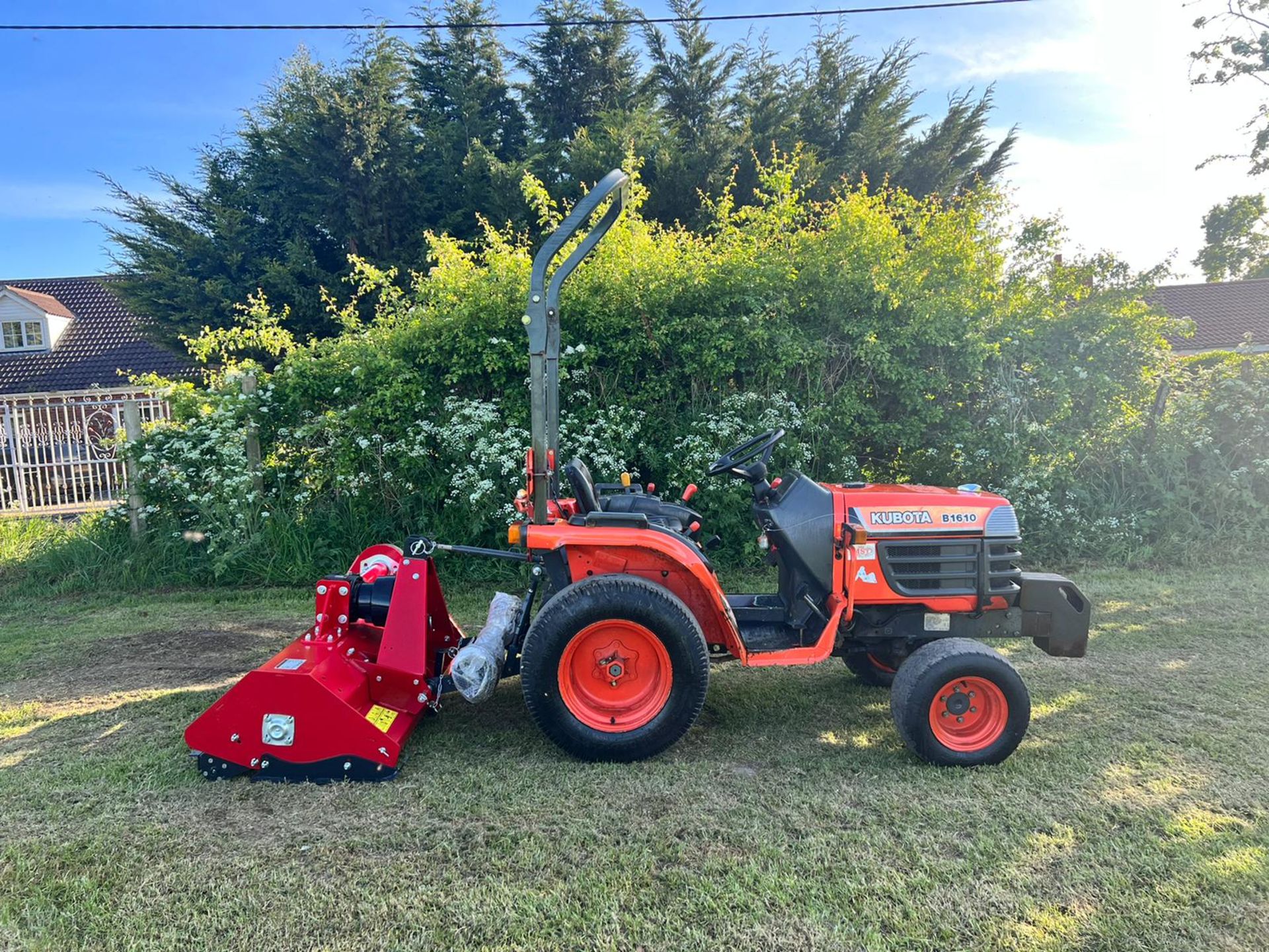 Kubota B1610 4WD Compact Tractor With New And Unused Winton 1.25 Metre Flail Mower *PLUS VAT* - Image 2 of 17