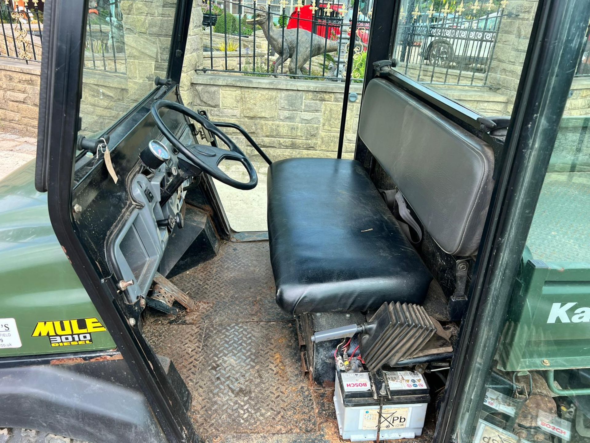 KAWASAKI MULE 3010 "PLUS VAT", RUNS AND DRIVES, FULL GLASS CAB, MANUAL TIPPING BACK "PLUS VAT" - Image 10 of 13