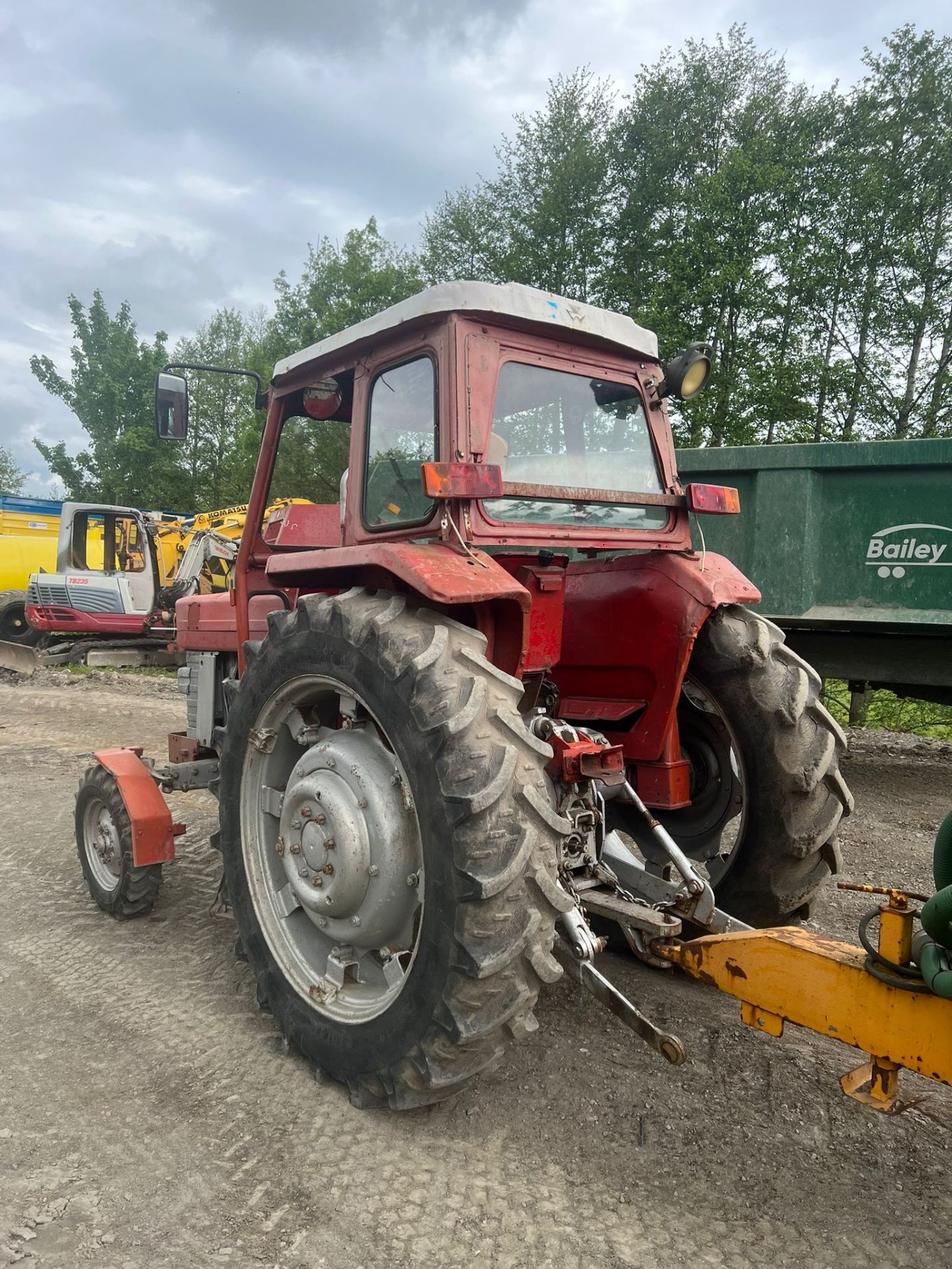 MASSY FERGUSON 175S TRACTOR, IN GOOD ORDER FOR AGE, RUNS AND DRIVES "PLUS VAT" - Image 2 of 5