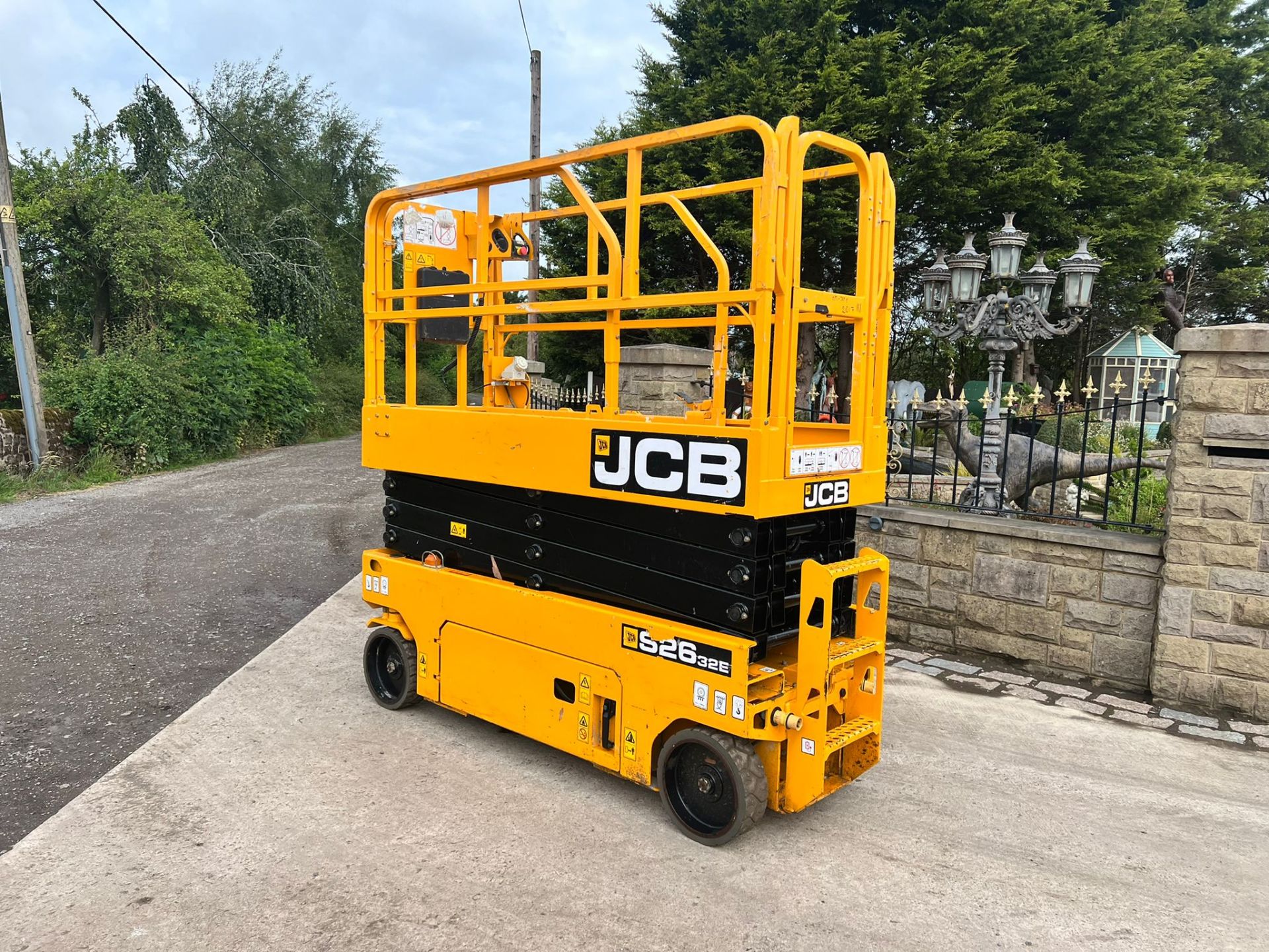 2017 JCB S2632E Electric Scissor Lift *PLUS VAT* - Image 4 of 14