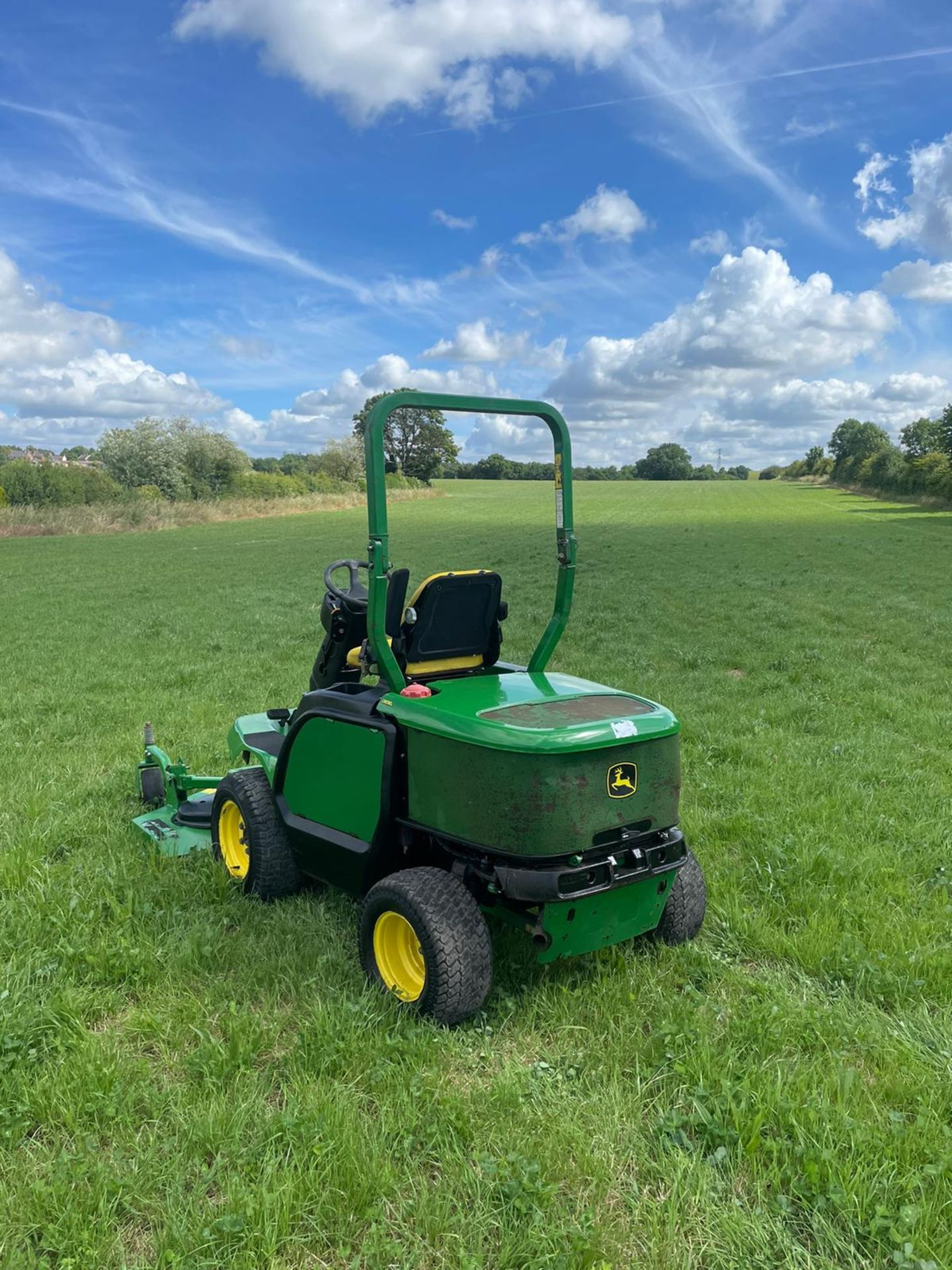 JOHN DEERE 1445 RIDE ON LAWN MOWER *NO VAT* - Image 4 of 12