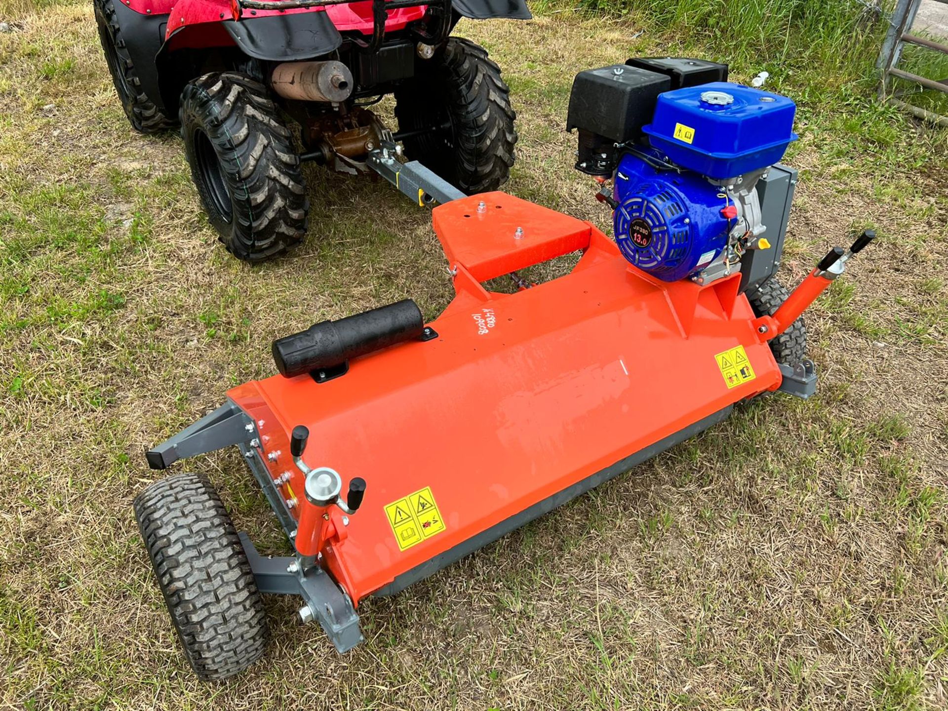 NEW AND UNUSED 1.2 METRE SINGLE AXLE FLAIL MOWER *PLUS VAT* - Image 2 of 12