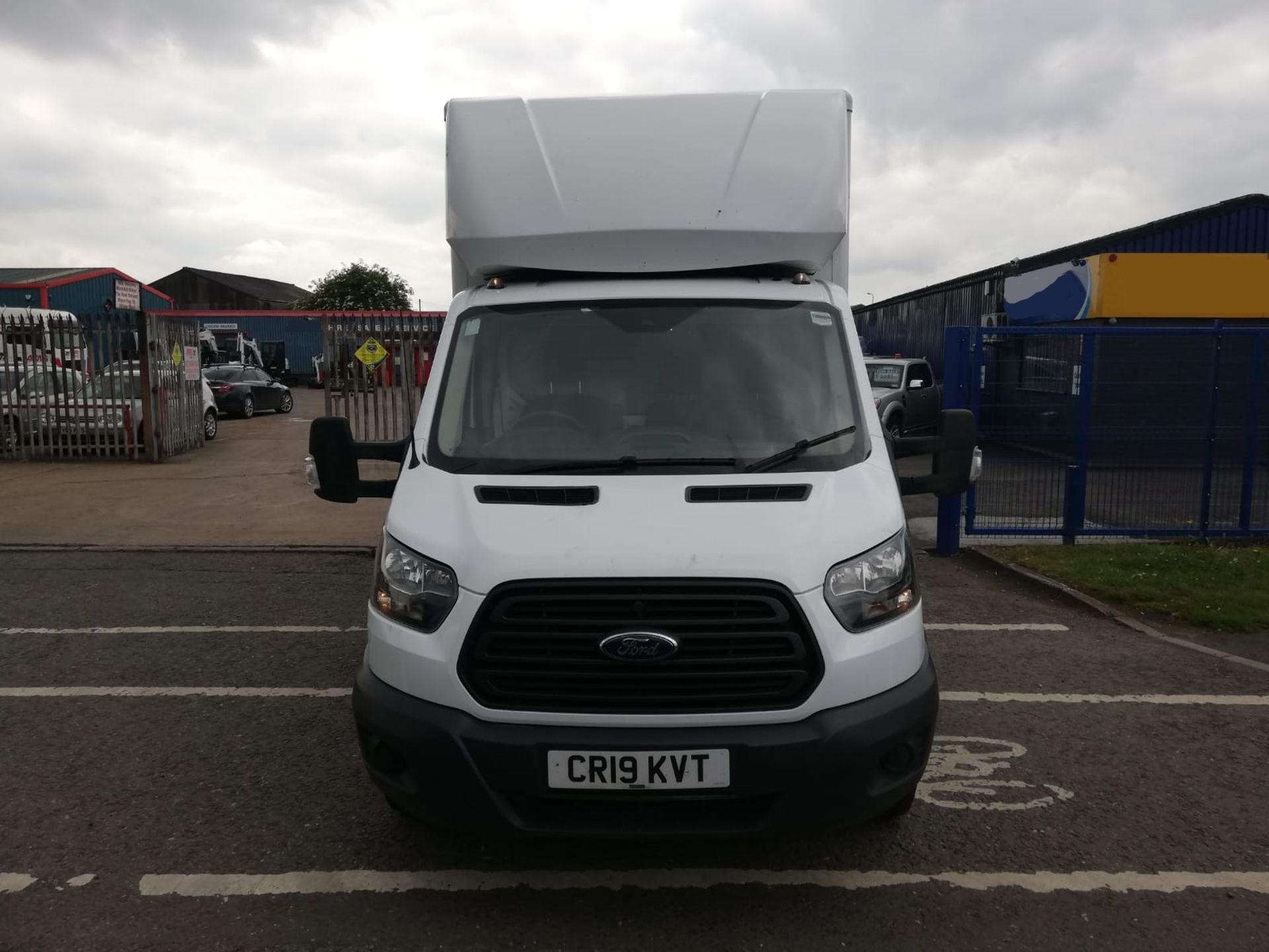 2019 FORD TRANSIT 350 WHITE LUTON, EURO 6, TAIL LIFT *PLUS VAT* - Image 3 of 10