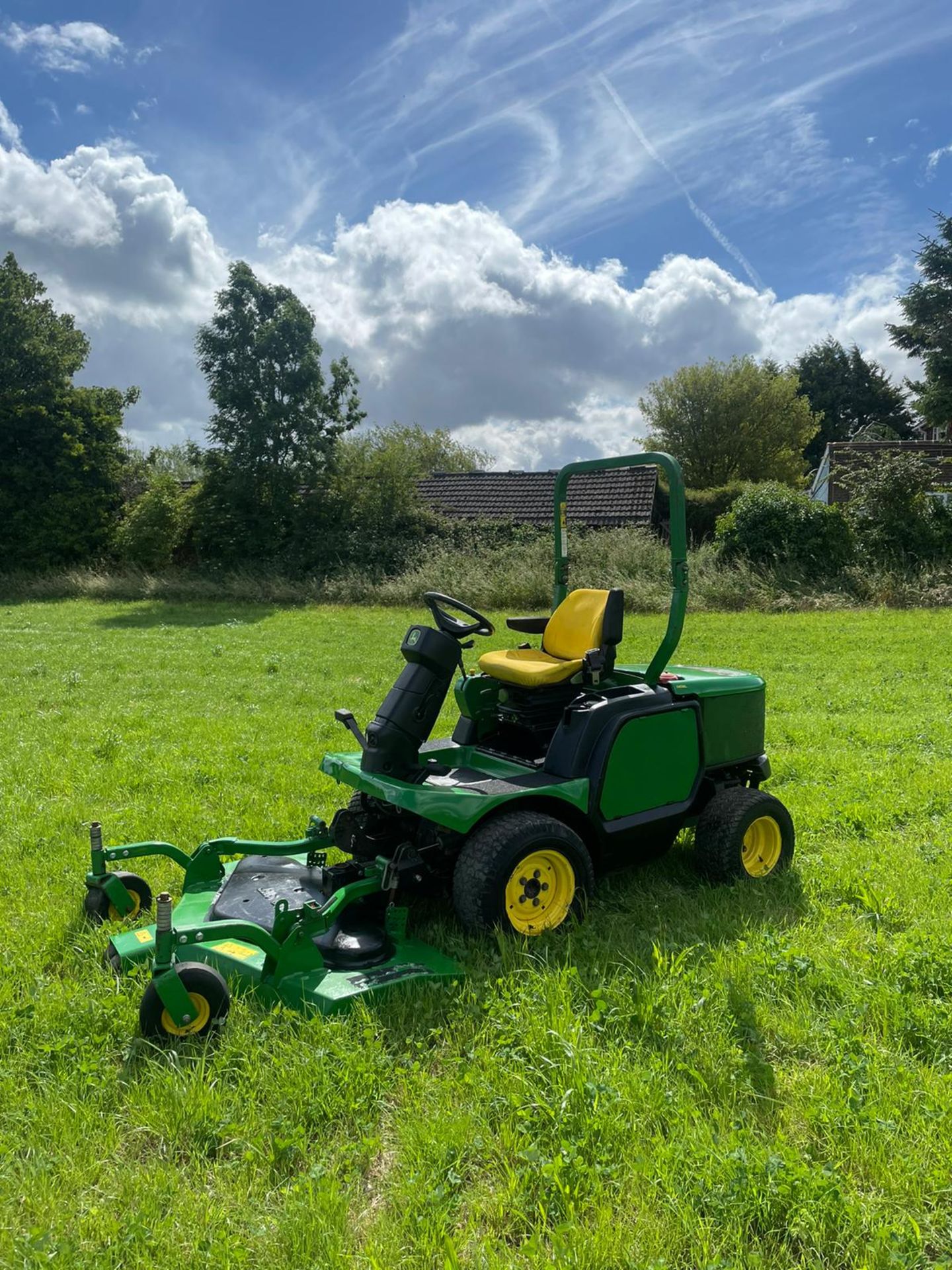 JOHN DEERE 1445 RIDE ON LAWN MOWER *NO VAT* - Image 2 of 12