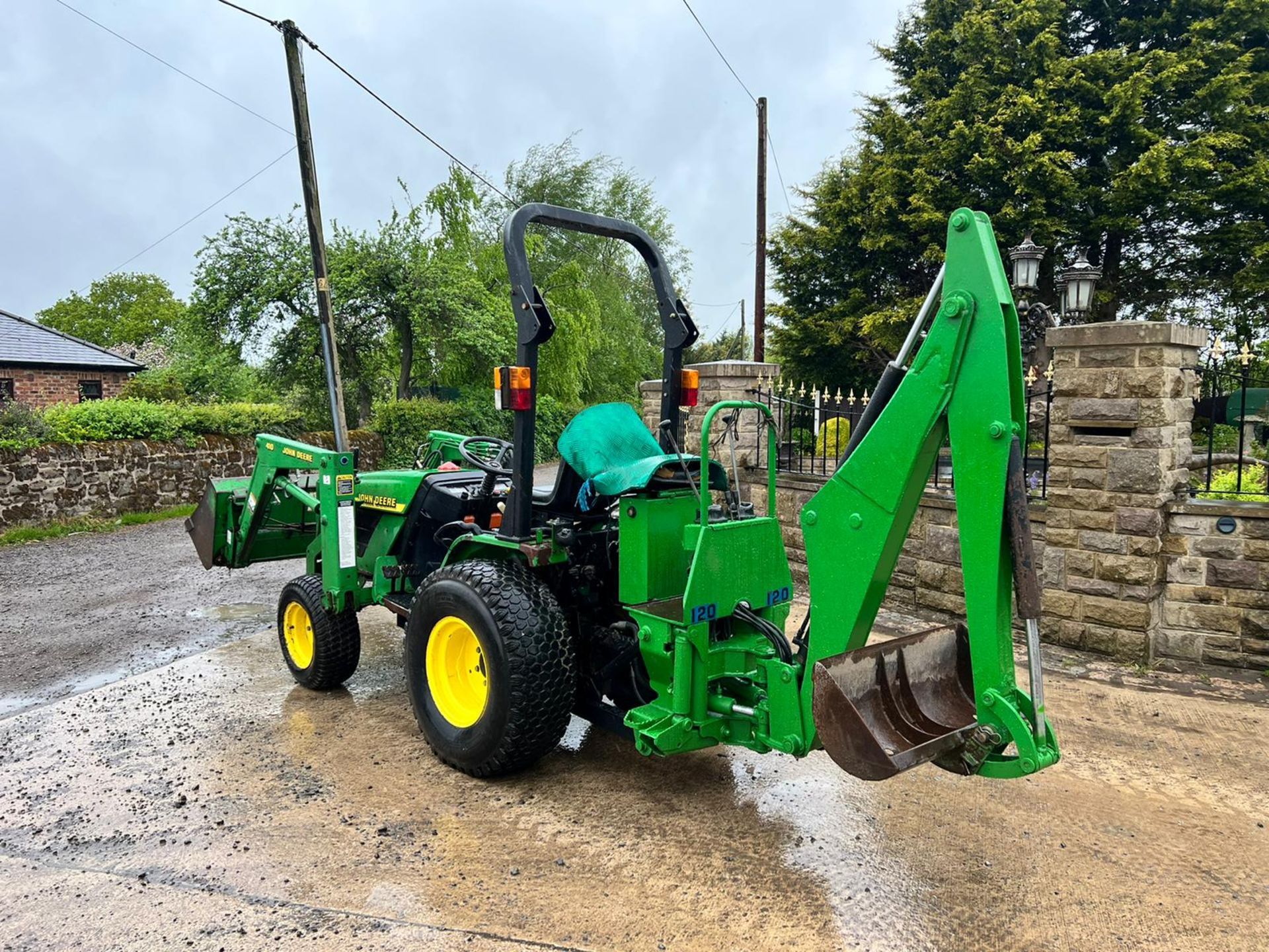 John Deere 4100 4WD Compact Tractor With Front Loader And Backhoe Runs Drives And Digs *PLUS VAT* - Image 13 of 16