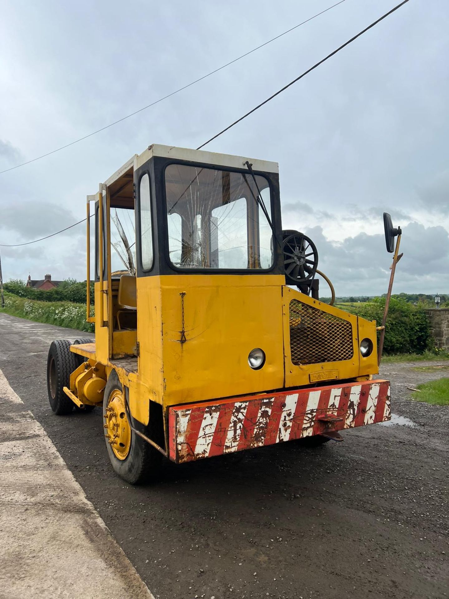 LORRY TUG TRAILER MOVER, RUNS WORKS AND LIFTS *PLUS VAT* - Image 3 of 9