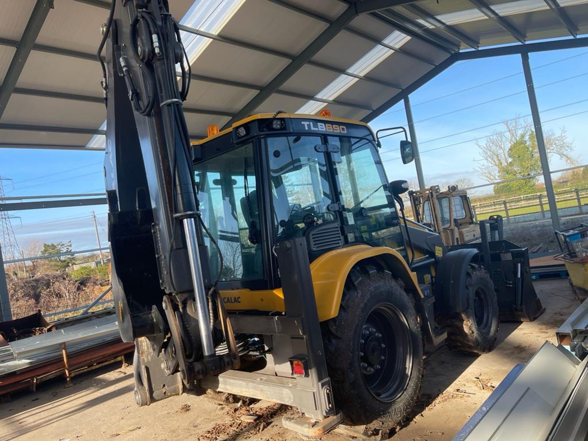 2020/70 PLATE MECALAC / TEREX / FERMEC TLB 890 BACKHOE LOADER, 232 HOURS *PLUS VAT* - Image 3 of 8