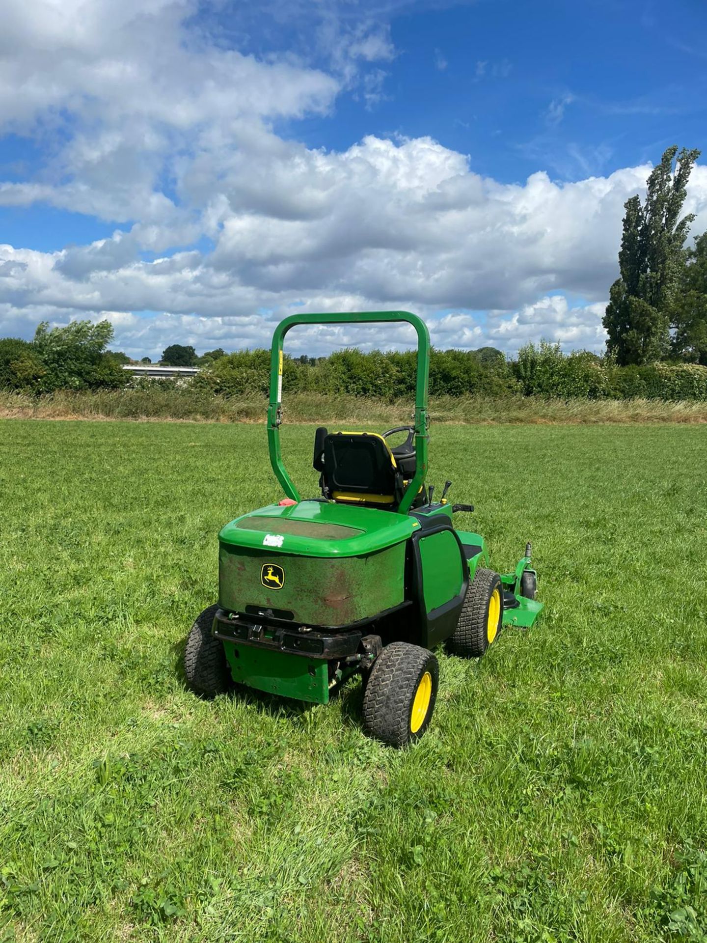 JOHN DEERE 1445 RIDE ON LAWN MOWER *NO VAT* - Image 6 of 12