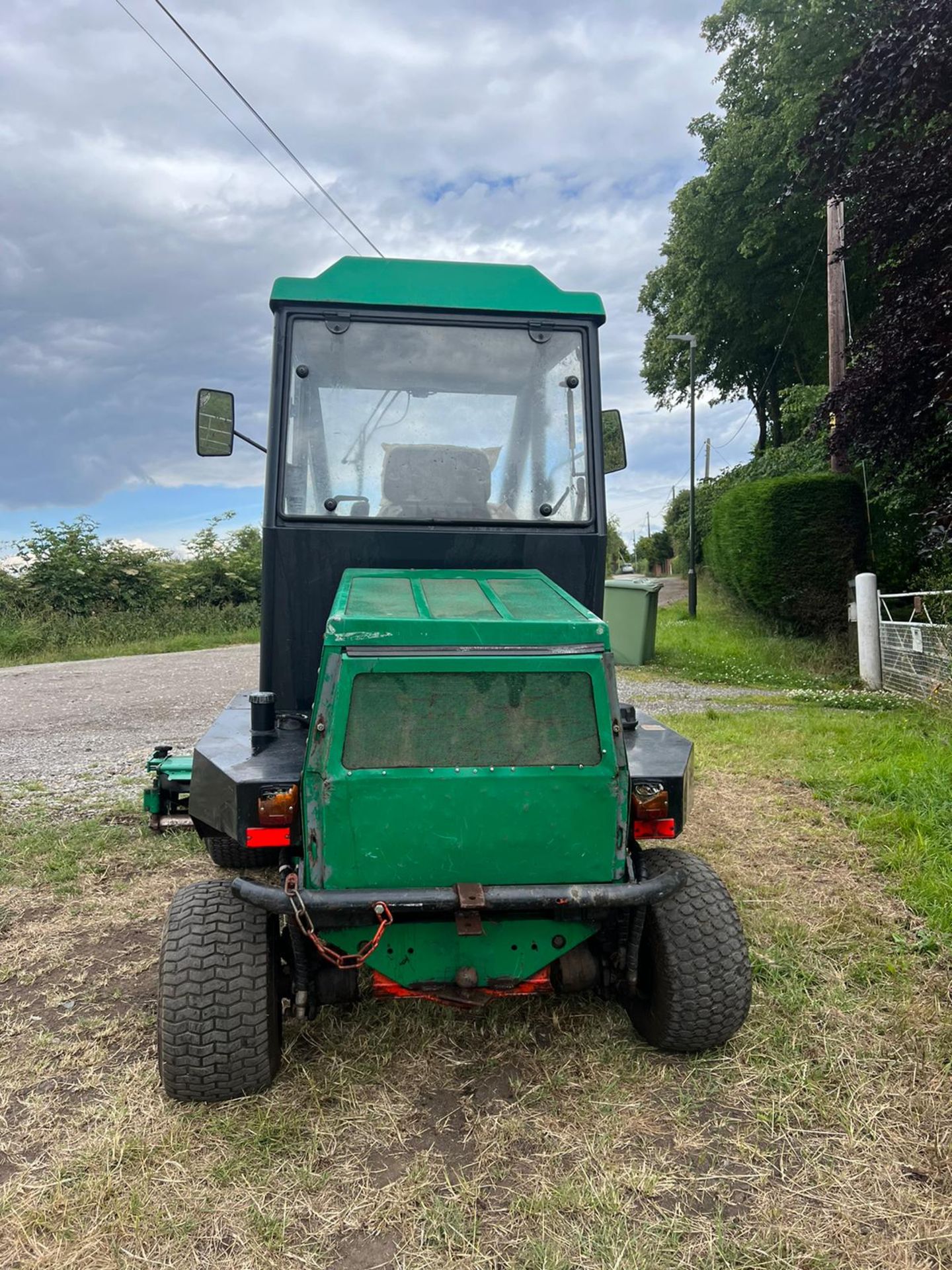 RANSOMES 2250 PARKWAY RIDE ON LAWN MOWER *PLUS VAT* - Image 4 of 7