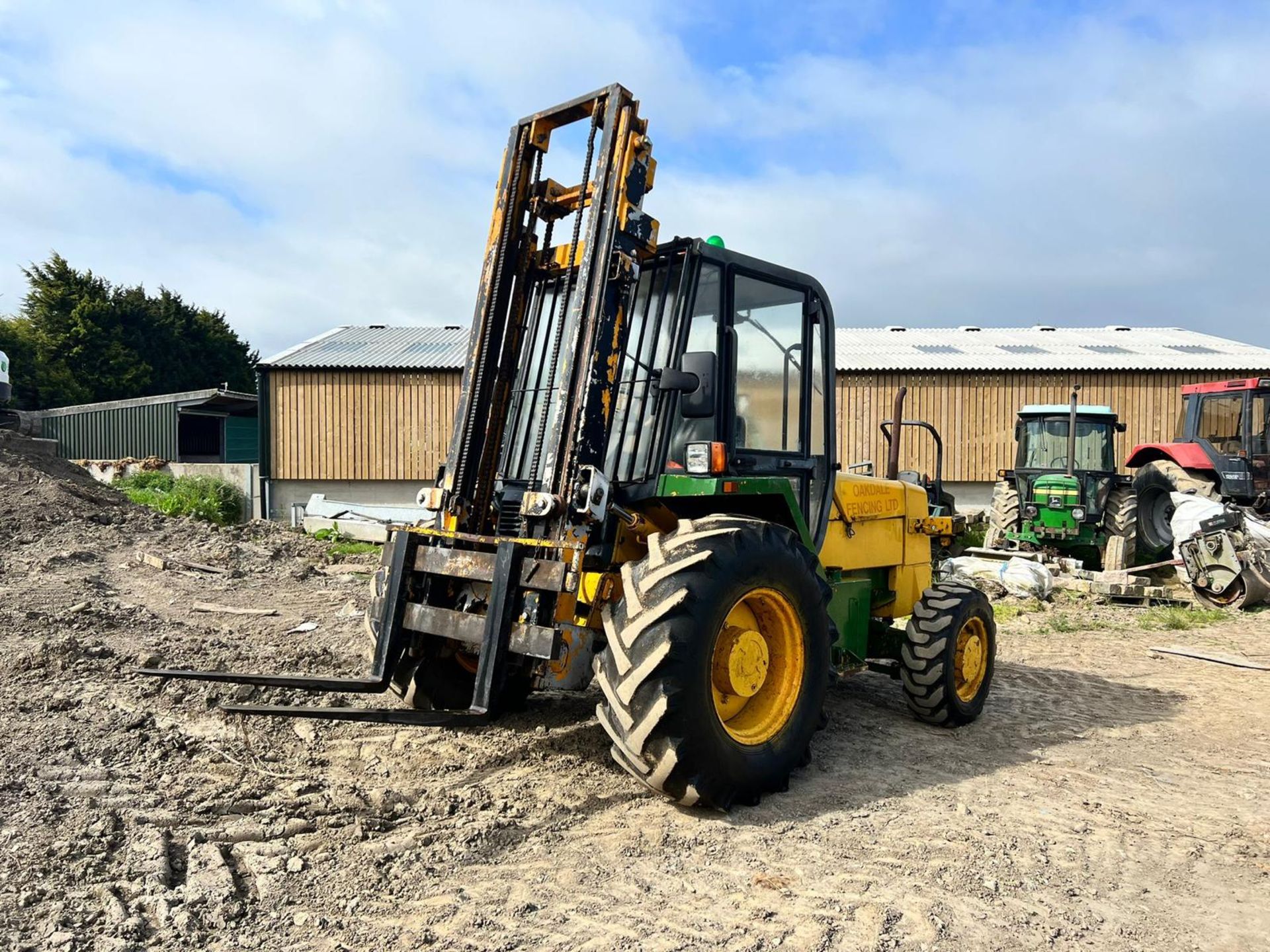 JCB 926 4x4 DIESEL ROUGH TERRAIN FORKLIFT, ROAD REGISTERED, ELECTRIC START *PLUS VAT*