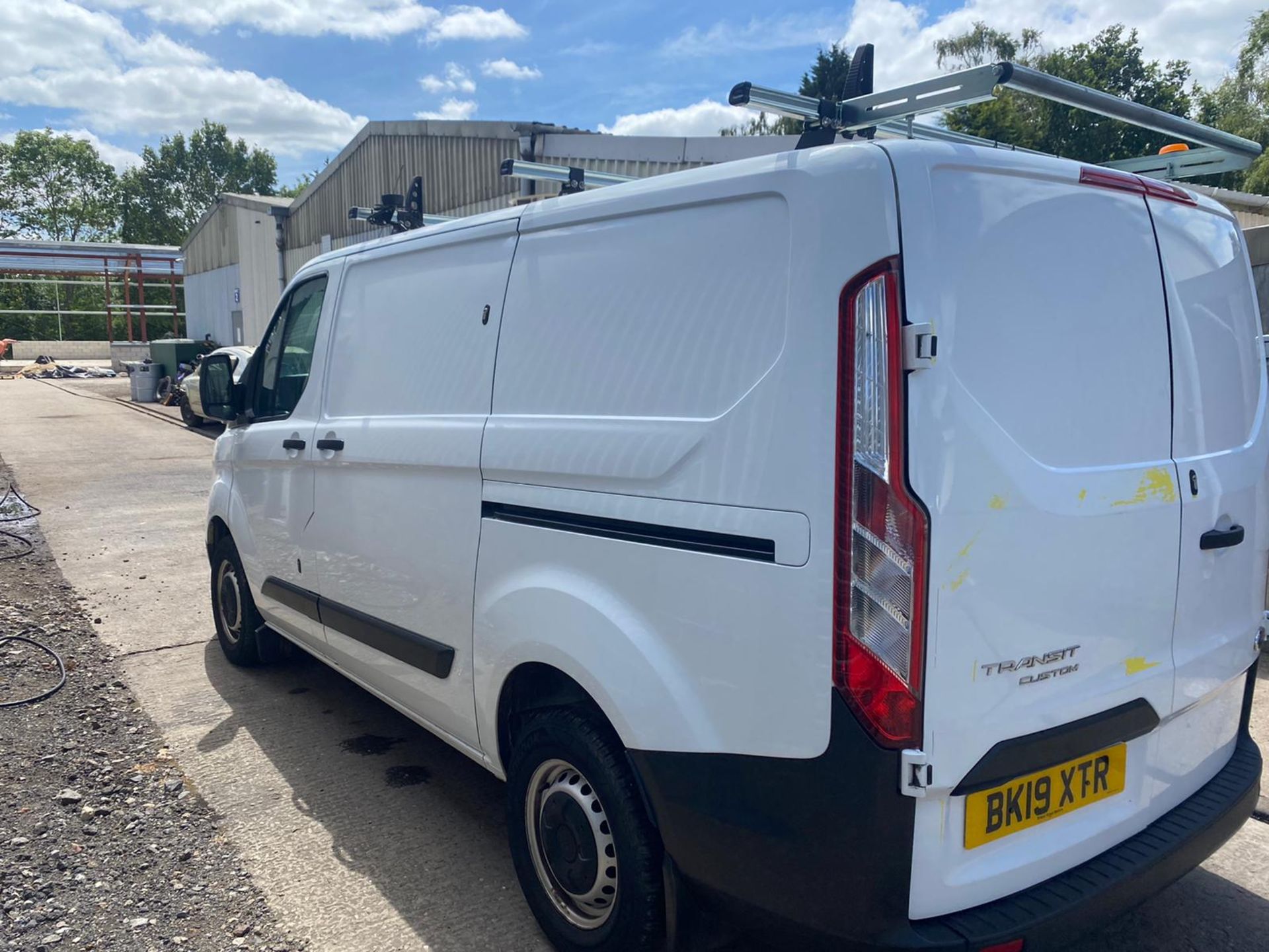 2019 FORD TRANSIT CUSTOM 300 BASE WHITE PANEL VAN *PLUS VAT* - Image 4 of 4