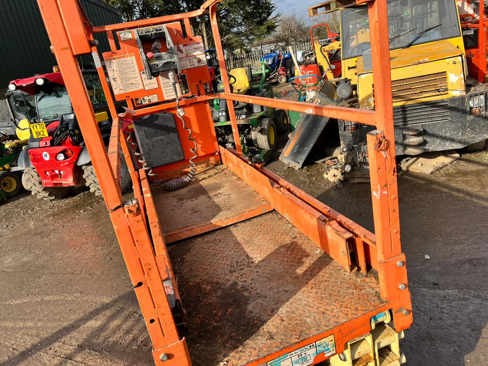 2016 JLG 1930ES ELECTRIC SCISSOR LIFT, DRIVES AND LIFTS, SHOWING A LOW 125 HOURS *PLUS VAT* - Image 13 of 15