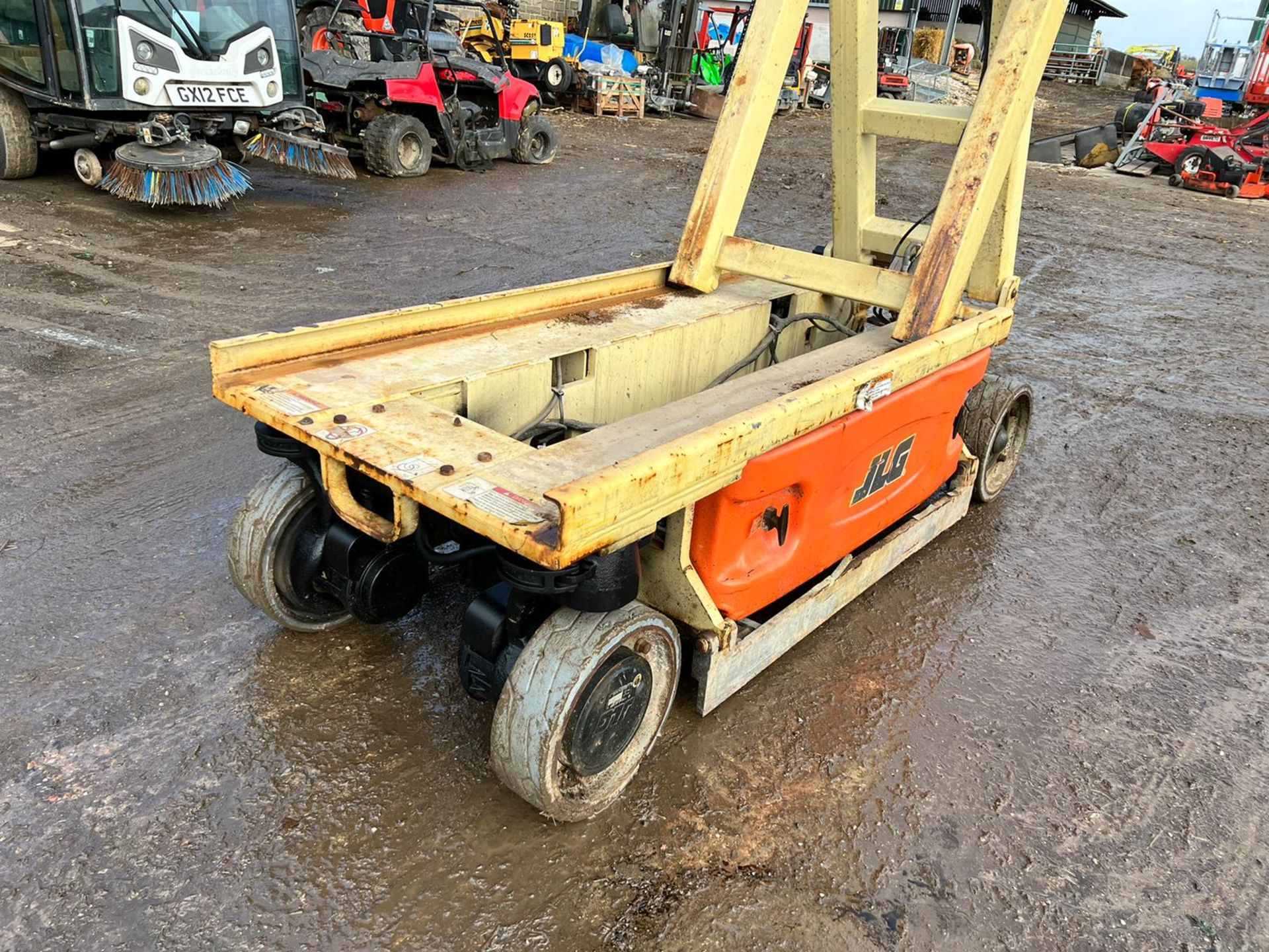 2016 JLG 1930ES ELECTRIC SCISSOR LIFT, DRIVES AND LIFTS, SHOWING A LOW 203 HOURS *PLUS VAT* - Image 10 of 17