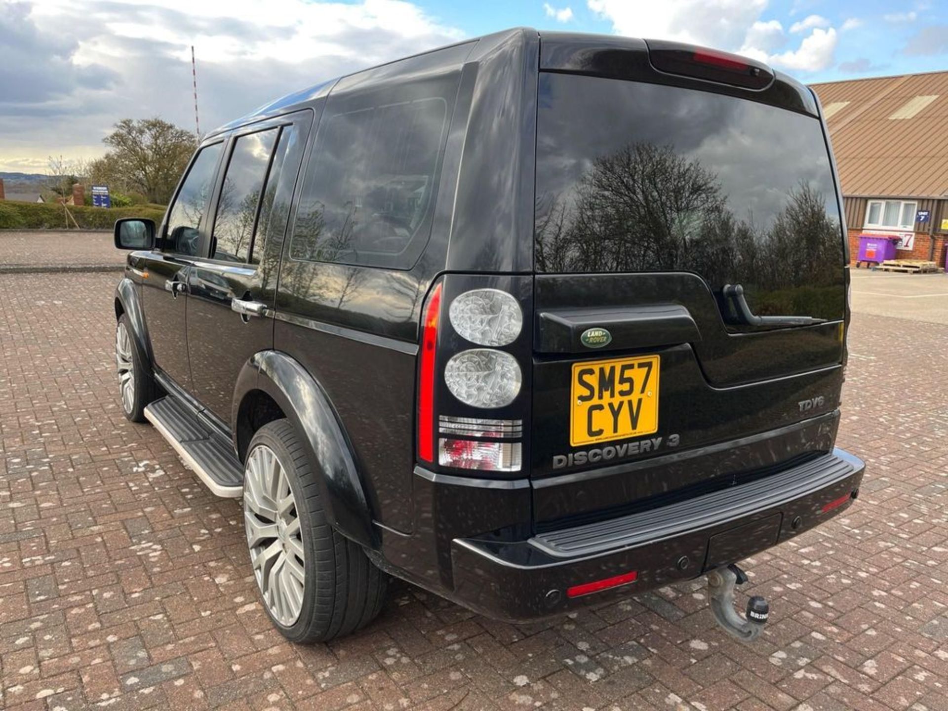 LAND ROVER DISCOVERY TDV6 GS A BLACK ESTATE *NO VAT* - Image 7 of 23