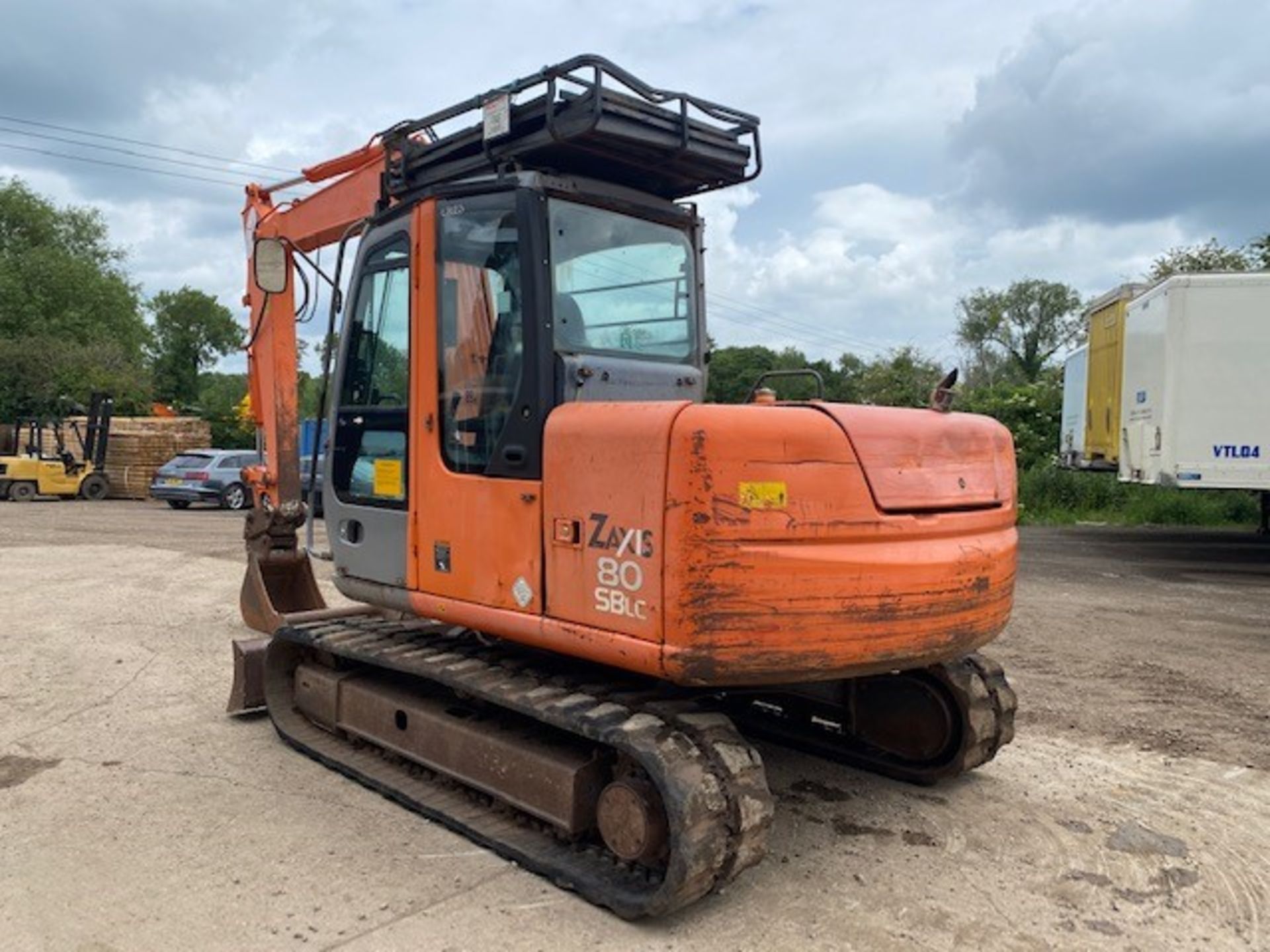 2004 HITACHI ZX80SB, HYDRAULIC HITCH, ONLY 2 OWNERS FROM NEW *PLUS VAT* - Image 3 of 12