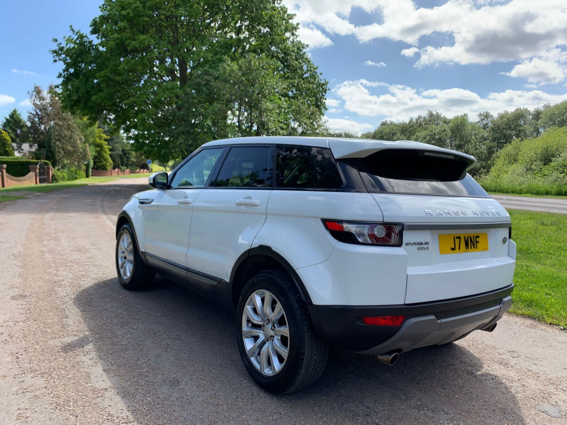 2015 LAND ROVER RANGE ROVER EVOQUE PURE T SD4 AUTO WHITE ESTATE, 104,856 MILES *NO VAT* - Image 5 of 28