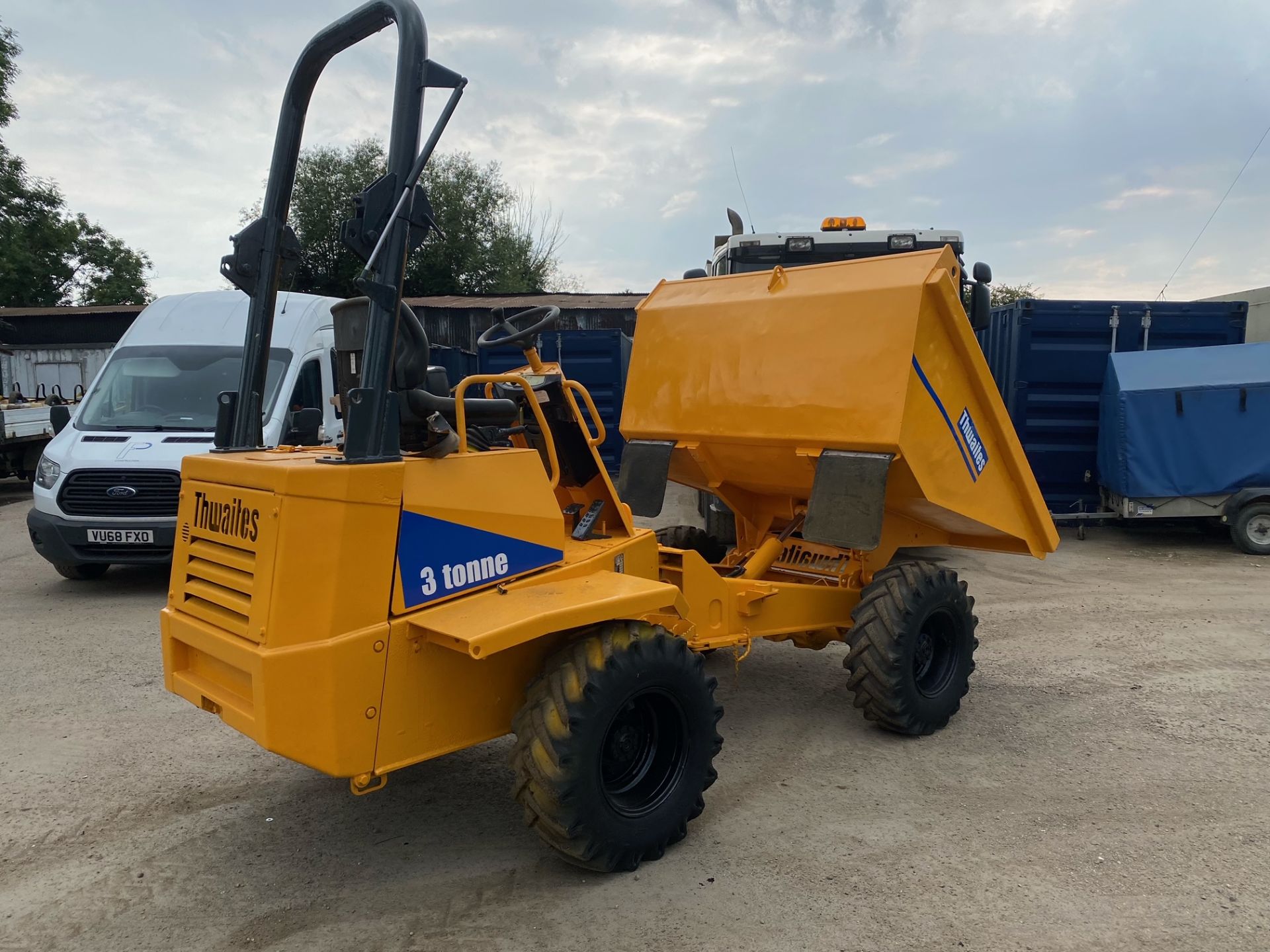 THWAITES 3 TON DUMPER, YANMAR ENGINE, RUNS WELL AND ALL OPERATIONS WORK *PLUS VAT* - Image 4 of 5