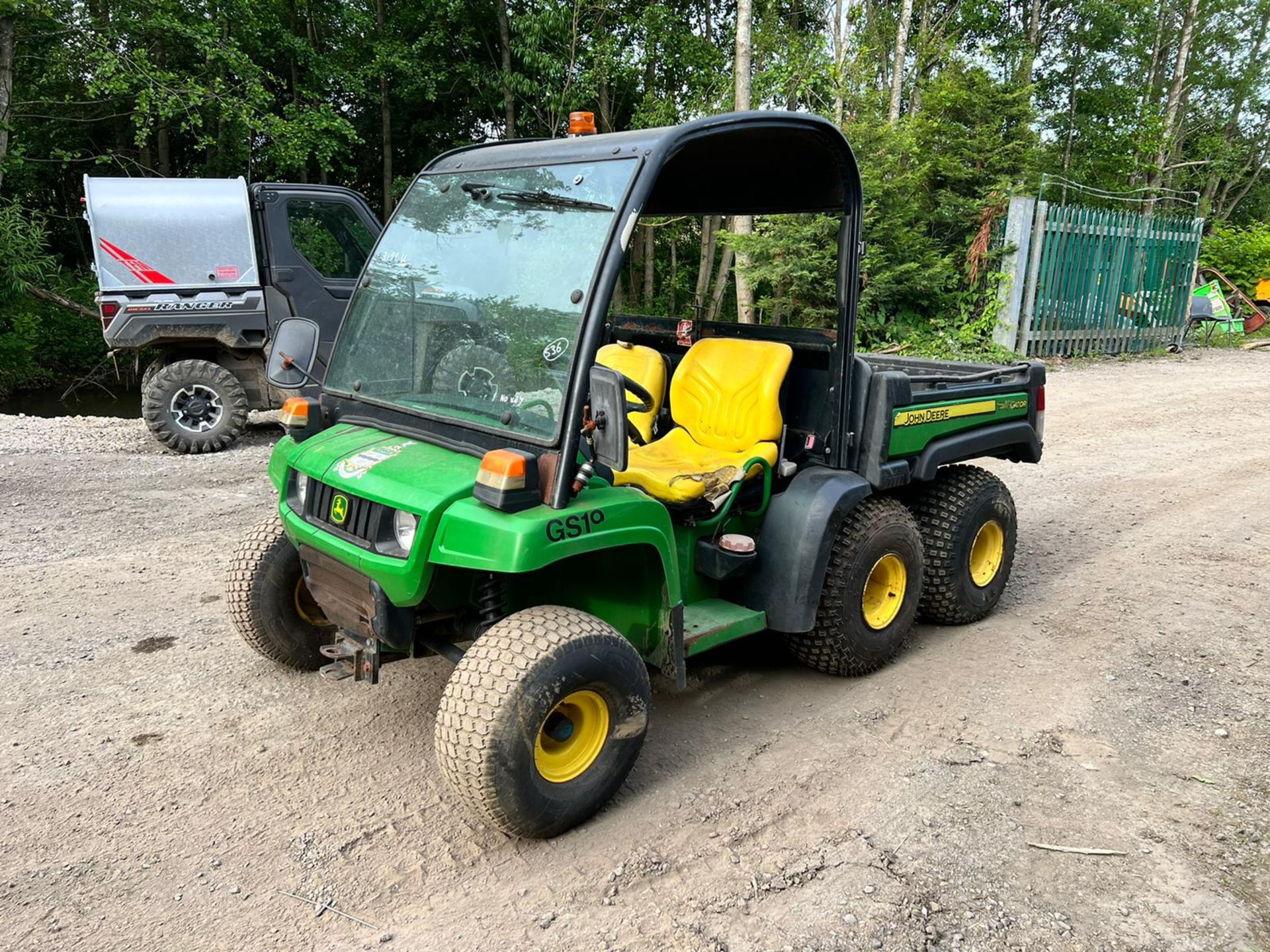 2009/59 JOHN DEERE TH6x4 DIESEL GATOR, SHOWING A LOW 1747 HOURS *PLUS VAT* - Image 4 of 15