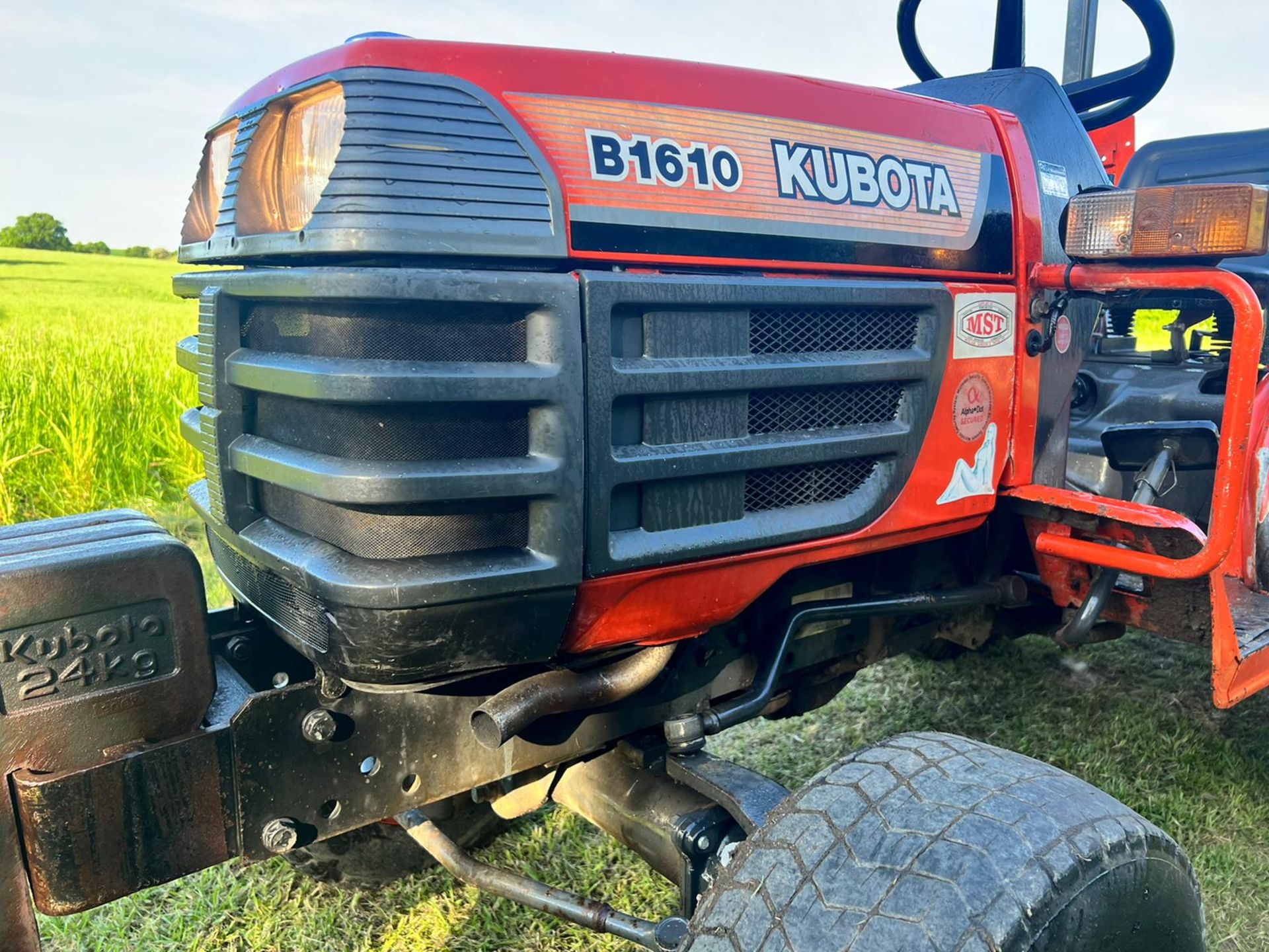 Kubota B1610 4WD Compact Tractor With New And Unused Winton 1.25 Metre Flail Mower *PLUS VAT* - Image 7 of 17