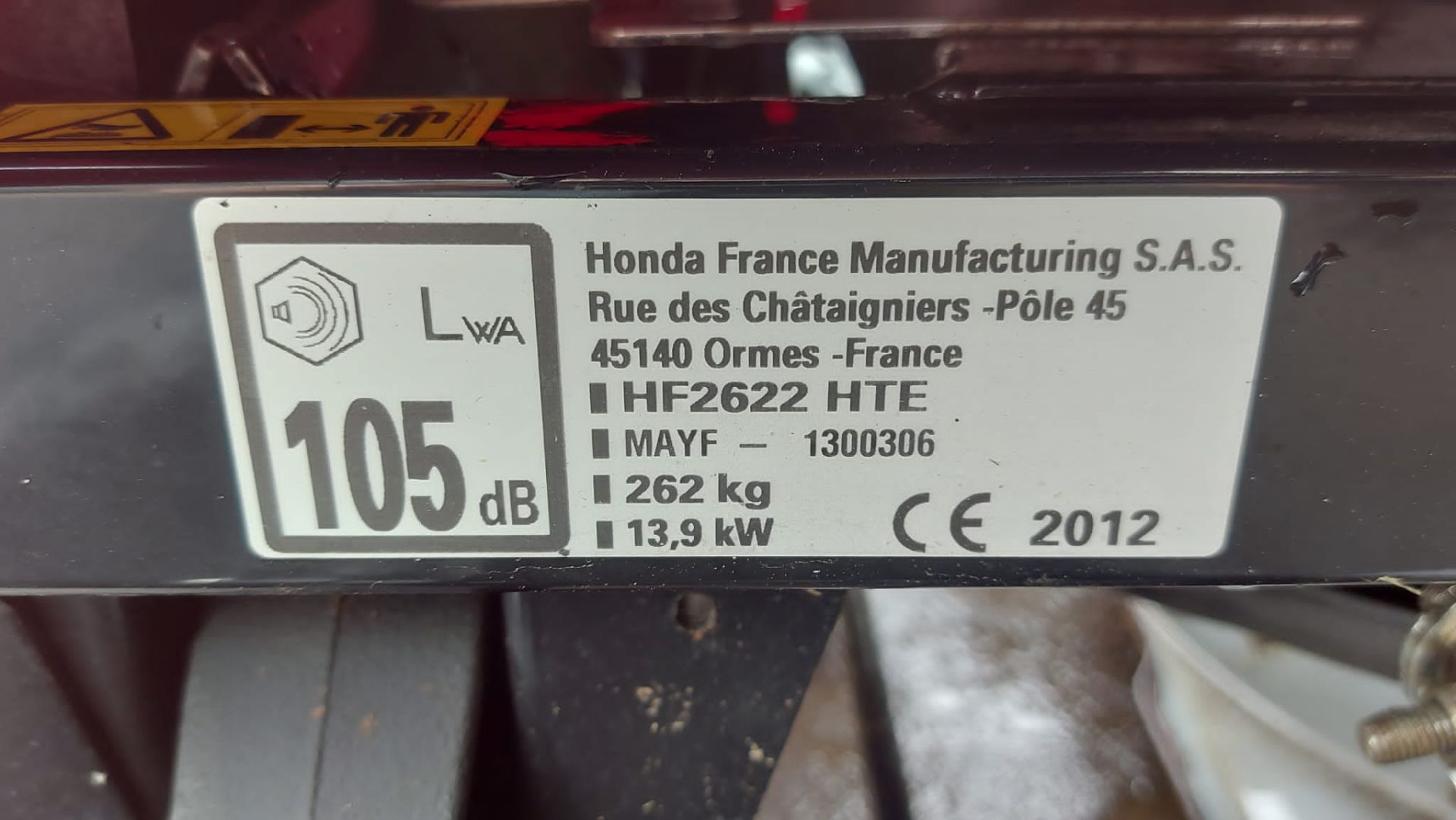 HONDA HF 2622 RIDE ON LAWN MOWER, WITH BOTH REAR DISCHARGE AND MULCHING BY MOVING LEVER *PLUS VAT* - Image 4 of 8