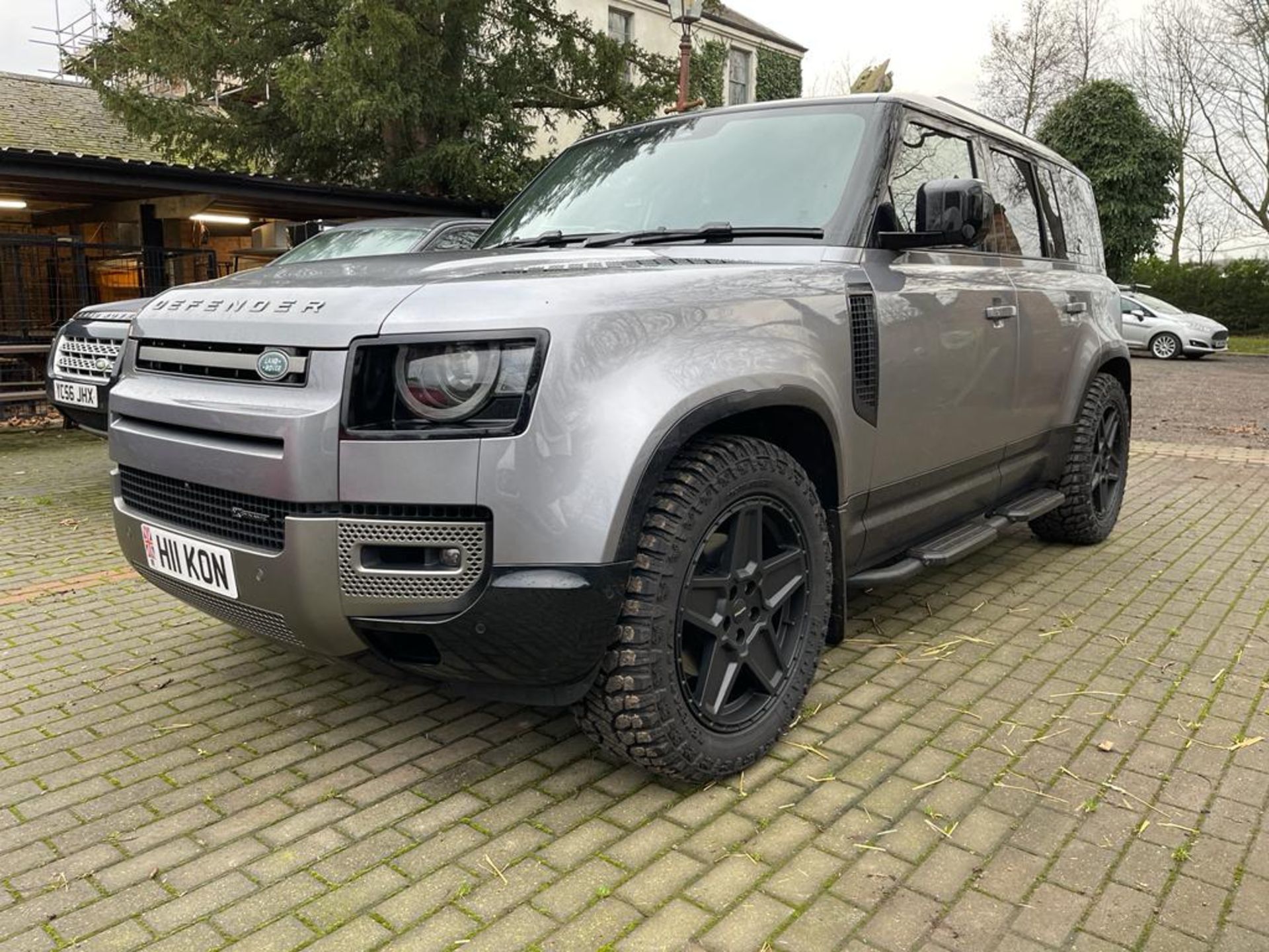 2021 LAND ROVER DEFENDER 110 250D MHEV DYNAMIC X WITH AIR SUSPENSION, 5 SEATS,8000 MILES *PLUS VAT* - Image 3 of 14