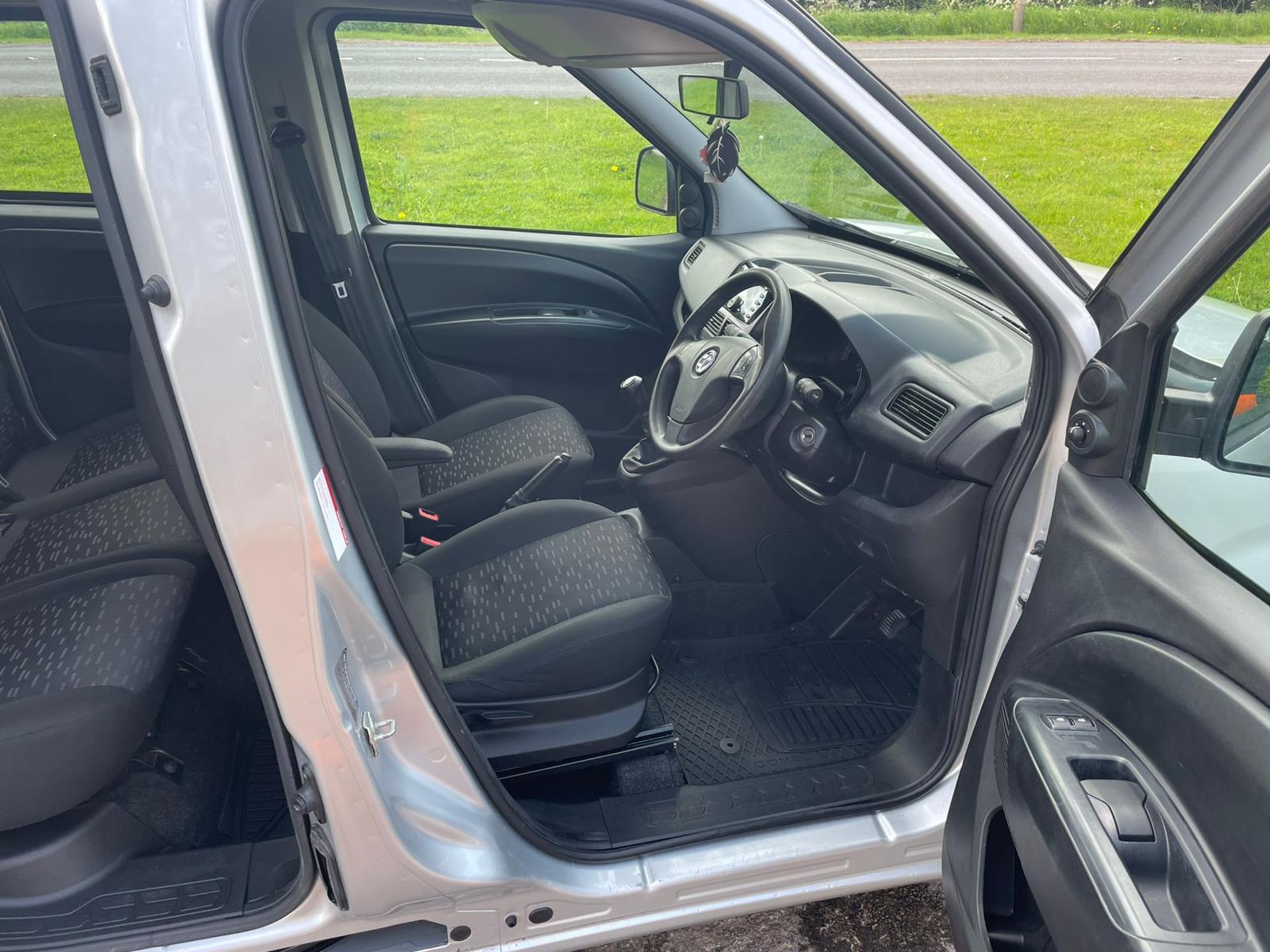 VAUXHALL COMBO 2300 CDTI ECOFLEX S/S, Crew cab *NO VAT* - Image 15 of 27