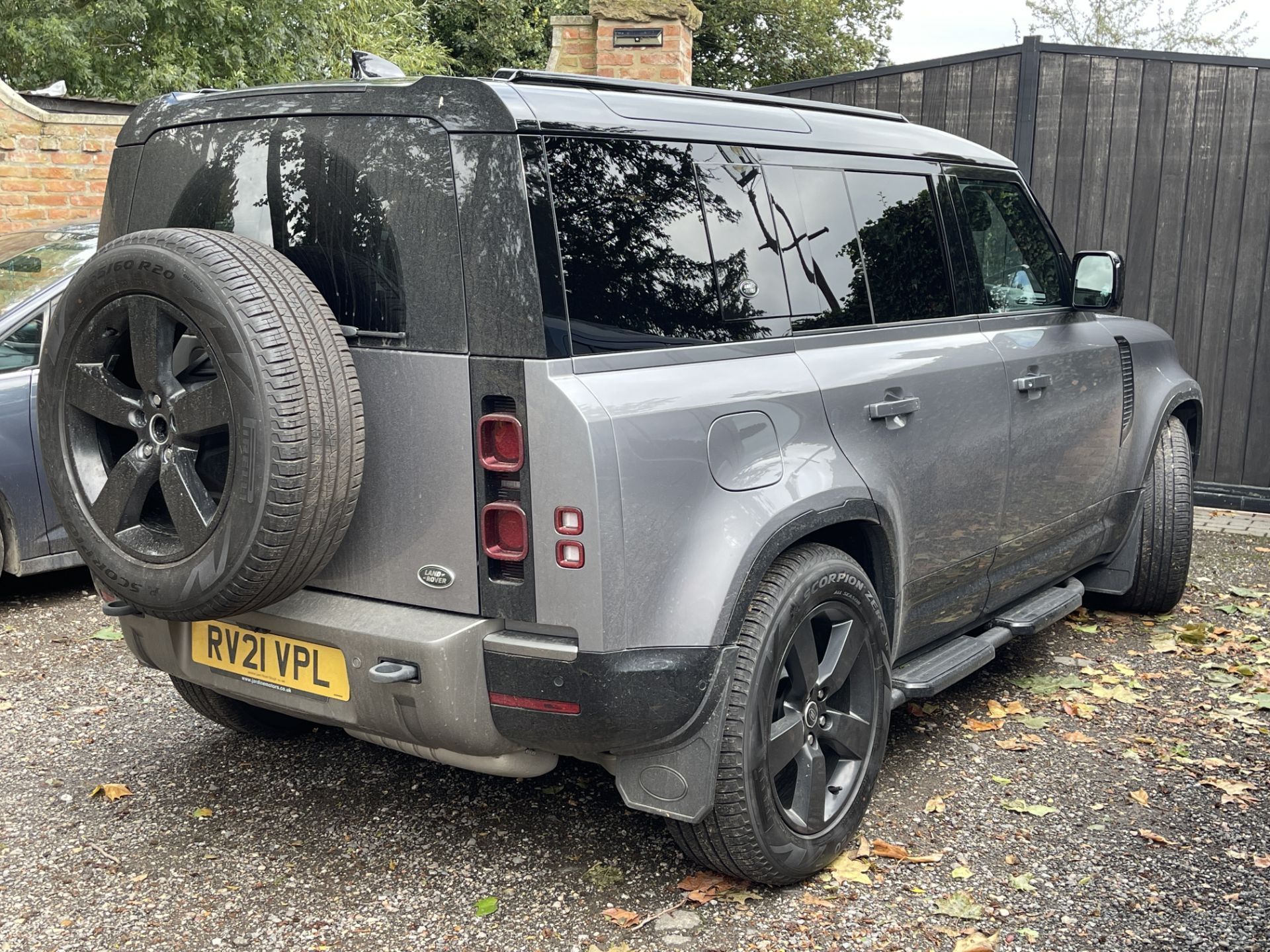 2021 LAND ROVER DEFENDER 110 250D MHEV DYNAMIC X WITH AIR SUSPENSION, 5 SEATS,8000 MILES *PLUS VAT*