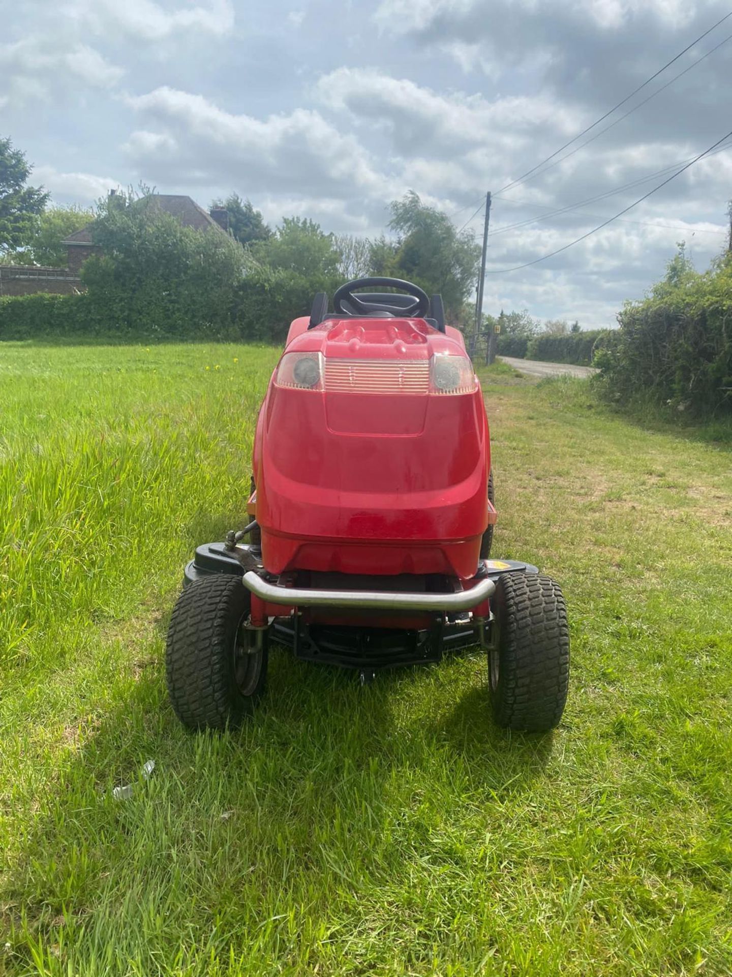 COUNTAX K18-50 RIDE ON LAWN MOWER, RUNS WORKS AND CUTS, ELECTRIC TIP *PLUS VAT* - Image 3 of 7