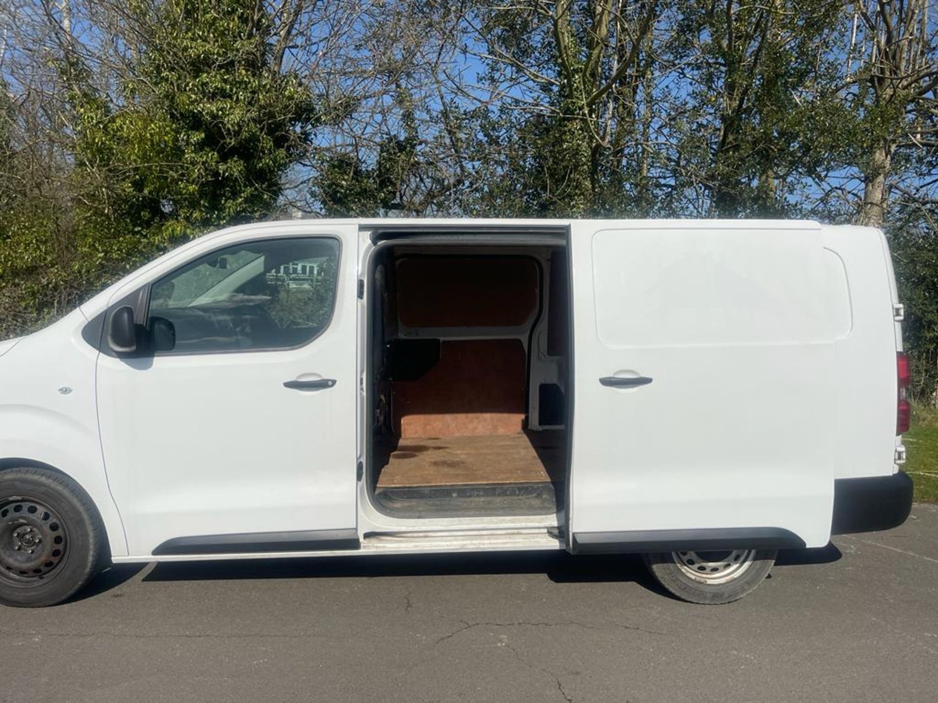 Despatch Enterprise XL 2.0 BHDI WHITE PANEL VAN, 101800 miles *PLUS VAT* - Image 9 of 15