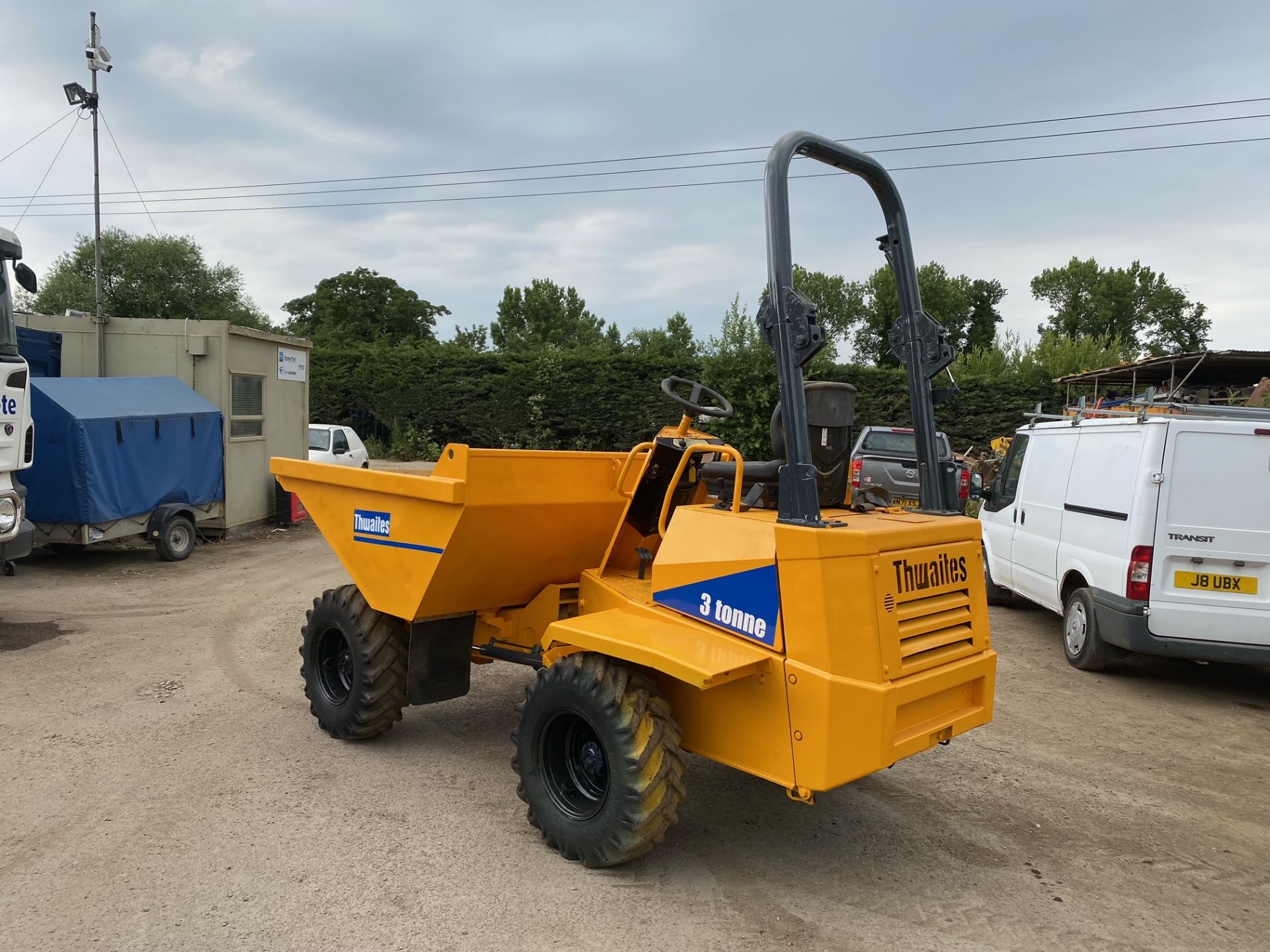 THWAITES 3 TON DUMPER, YANMAR ENGINE, RUNS WELL AND ALL OPERATIONS WORK *PLUS VAT* - Image 3 of 5