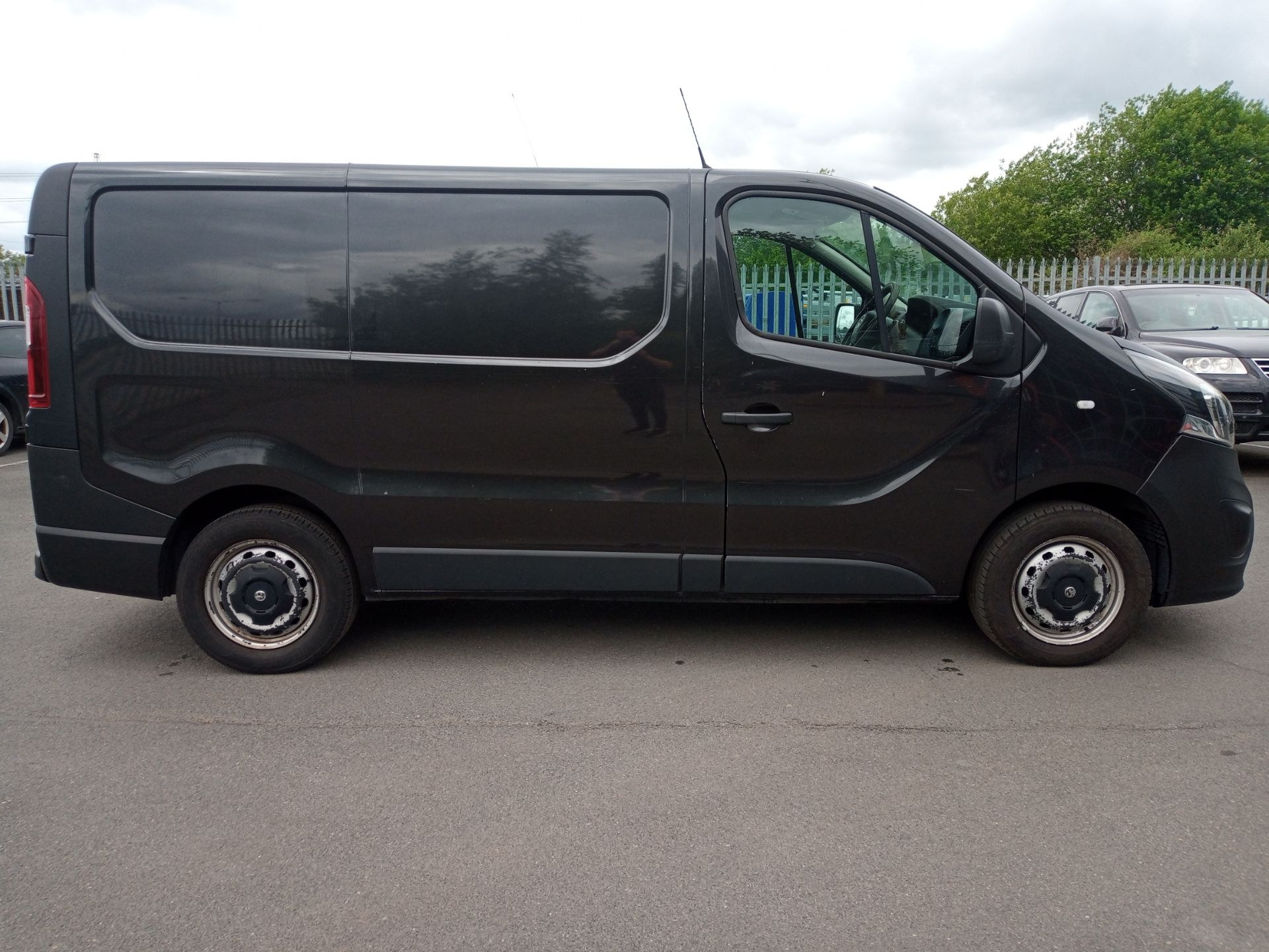 2016/66 VAUXHALL VIVARO 2700 CDTI ECOFLEX S/S BLACK PANEL VAN, LOTS OF HISTORY *PLUS VAT* - Image 8 of 15