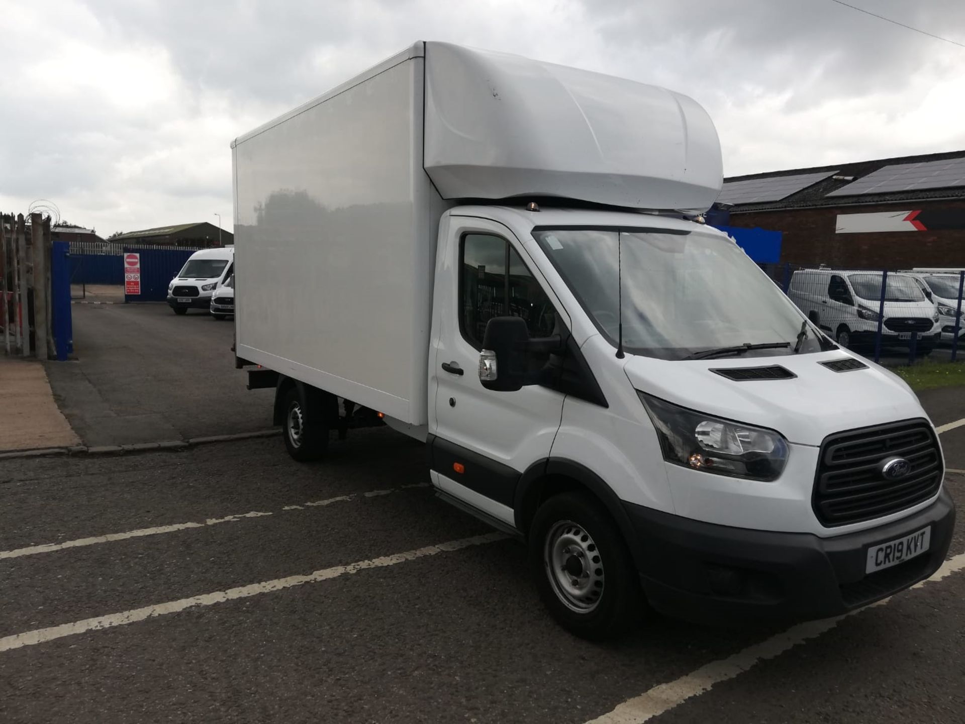 2019 FORD TRANSIT 350 WHITE LUTON, EURO 6, TAIL LIFT *PLUS VAT* - Image 2 of 10