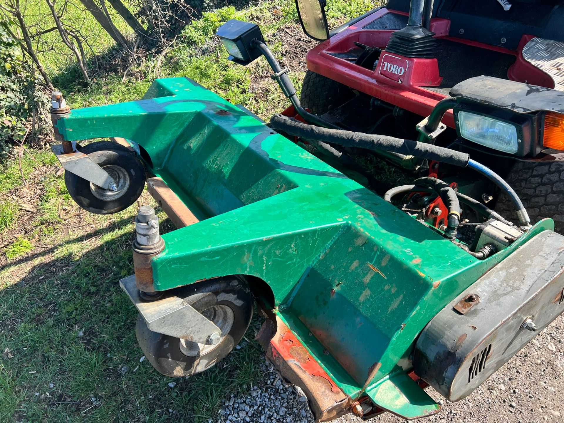 2015 Toro GM3400 4WD Diesel Ride On Mower, Runs Drives And Cuts *PLUS VAT* - Image 9 of 11