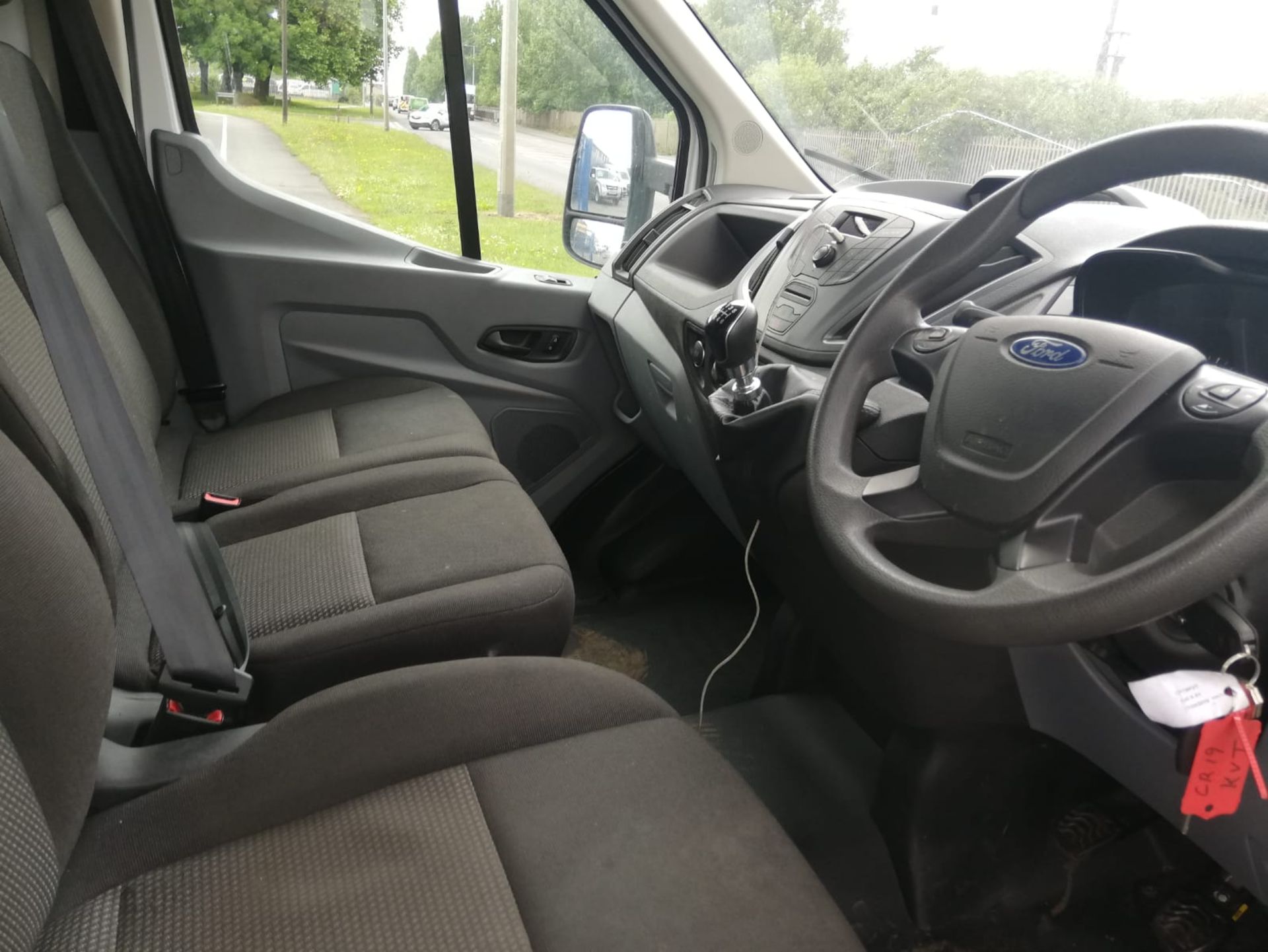 2019 FORD TRANSIT 350 WHITE LUTON, EURO 6, TAIL LIFT *PLUS VAT* - Image 9 of 10