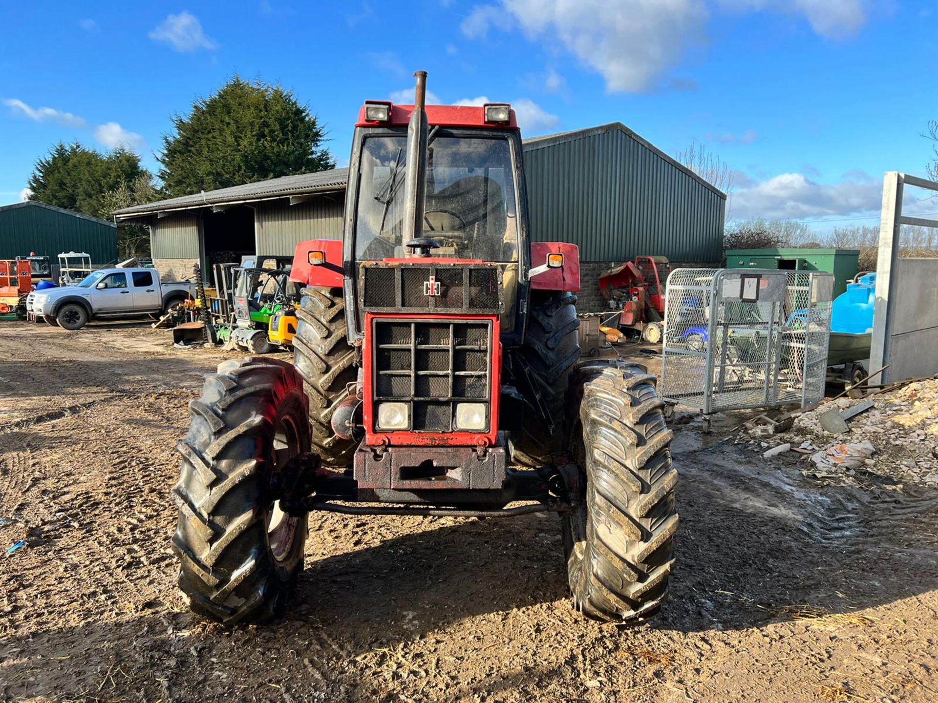 CASE INTERNATIONAL 1225XL 125hp 4WD TRACTOR, RUNS AND DRIVES, REAR HYDRAULIC *PLUS VAT* - Image 2 of 17