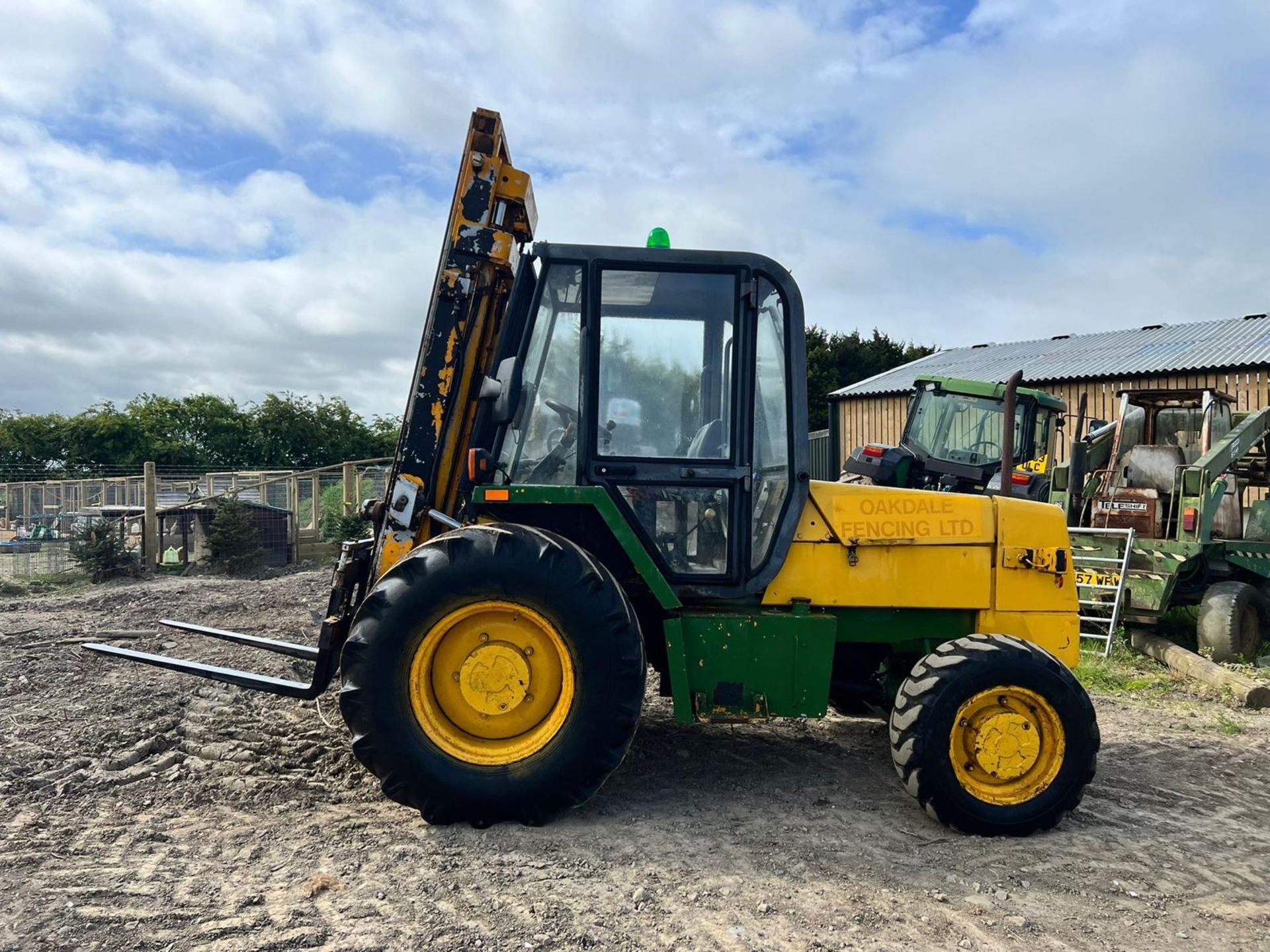 JCB 926 4x4 DIESEL ROUGH TERRAIN FORKLIFT, ROAD REGISTERED, ELECTRIC START *PLUS VAT* - Image 4 of 23