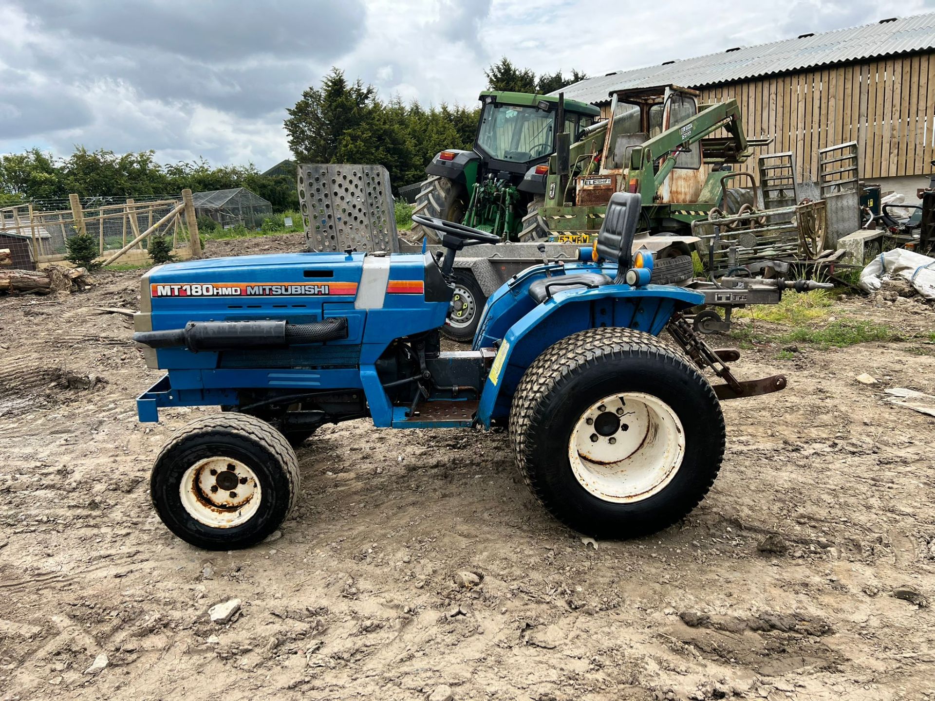 MITSUBISHI MT180HMD 18HP 4WD COMPACT TRACTOR *PLUS VAT* - Image 4 of 17