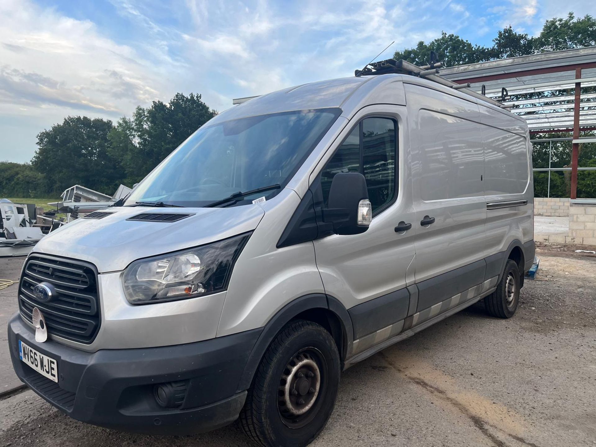 2016/66 FORD TRANSIT 350 SILVER PANEL VAN *PLUS VAT* - Image 3 of 6