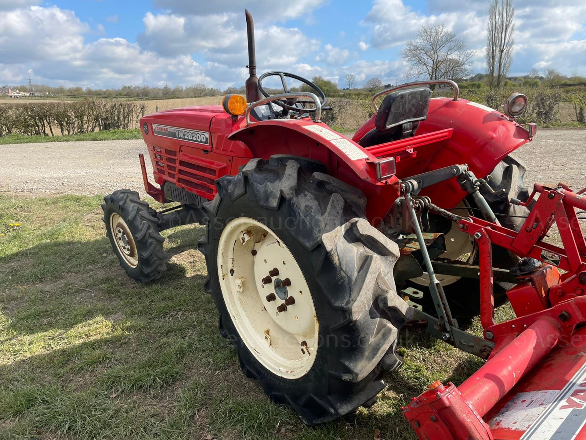 YANMAR YM2820D TRACTOR, 4 WHEEL DRIVE, WITH ROTAVATOR, RUNS AND WORKS, 3 POINT LINKAGE *PLUS VAT* - Image 3 of 10