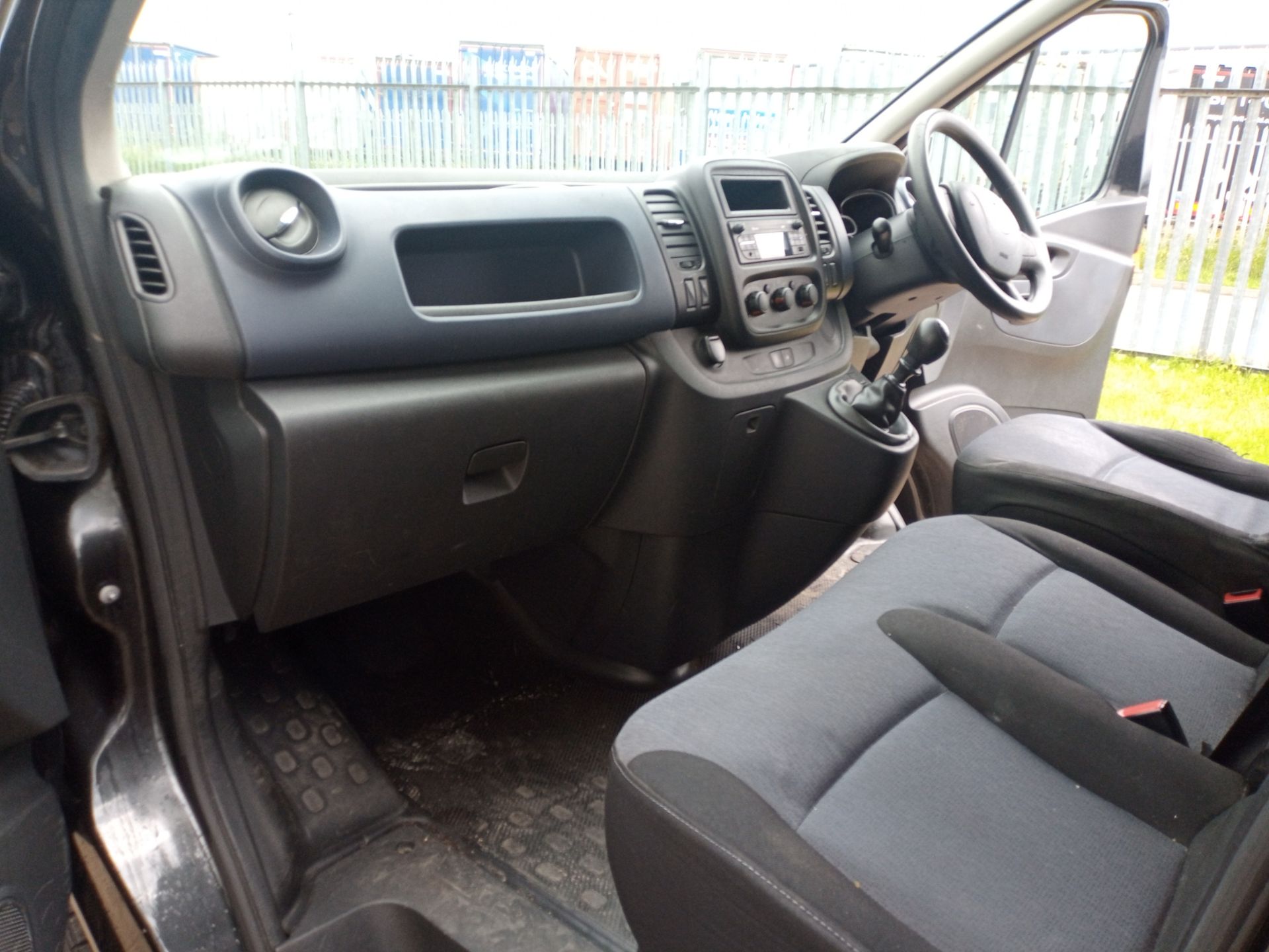 2016/66 VAUXHALL VIVARO 2700 CDTI ECOFLEX S/S BLACK PANEL VAN, LOTS OF HISTORY *PLUS VAT* - Image 13 of 15