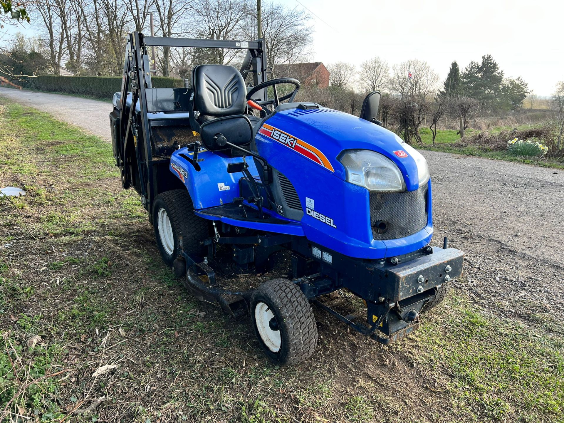 2012 Iseki SXG323 Diesel High Tip Ride On Mower, Runs Drives Cuts And Collects *PLUS VAT*