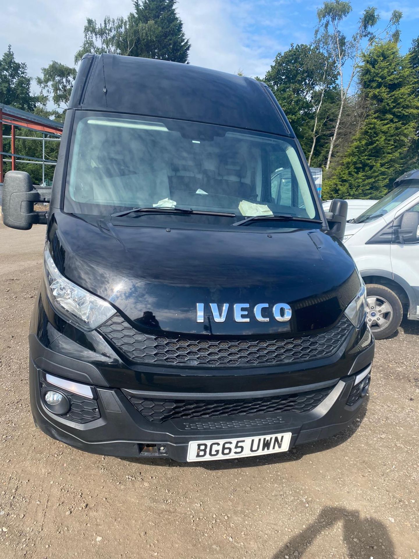 2015/65 IVECO DAILY 35S17 MWB BLACK PANEL VAN *PLUS VAT* - Image 2 of 6