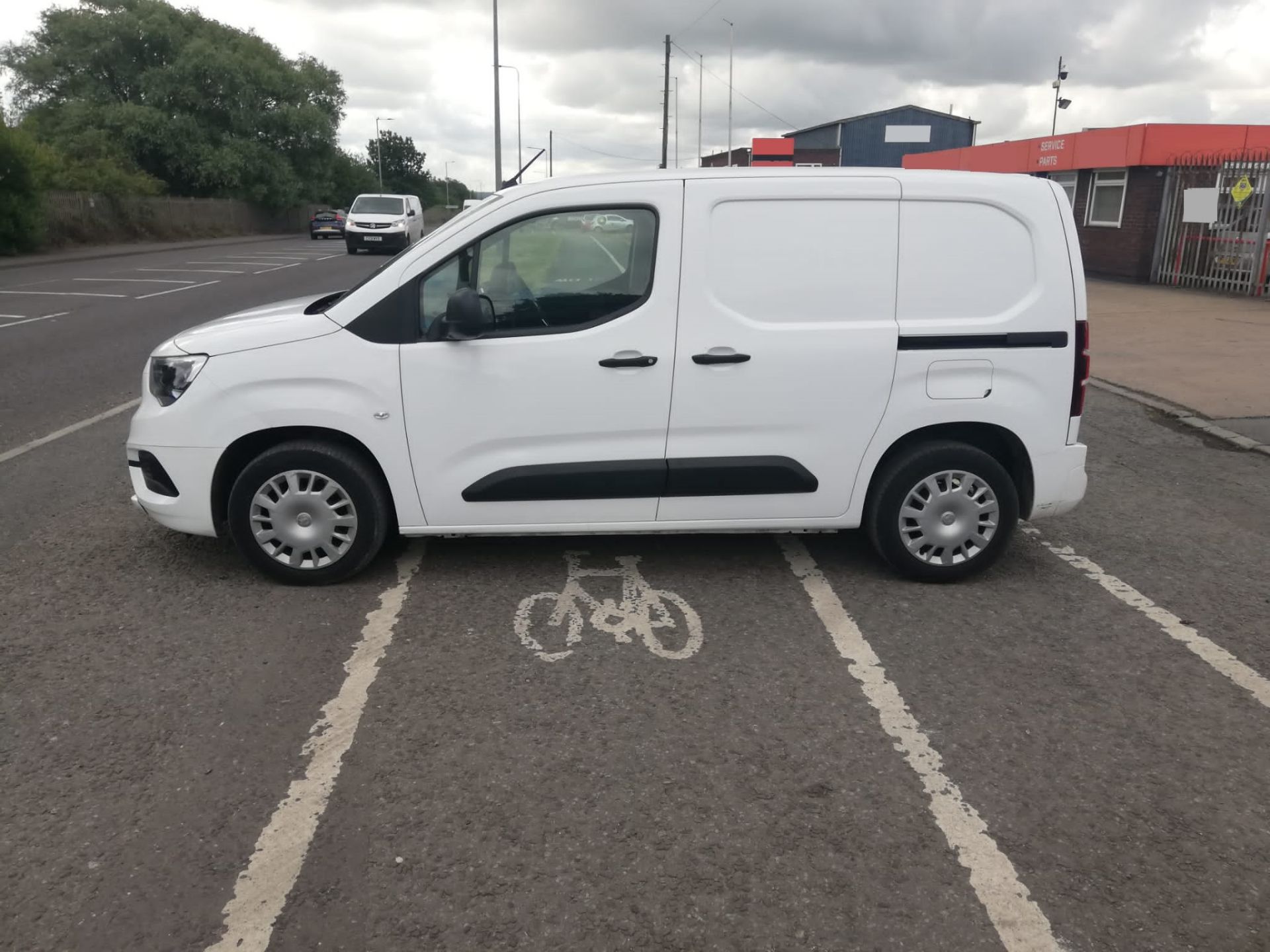 2020/69 VAUXHALL COMBO 2000 SPORTIVE S/S WHITE PANEL VAN *PLUS VAT* - Image 6 of 10