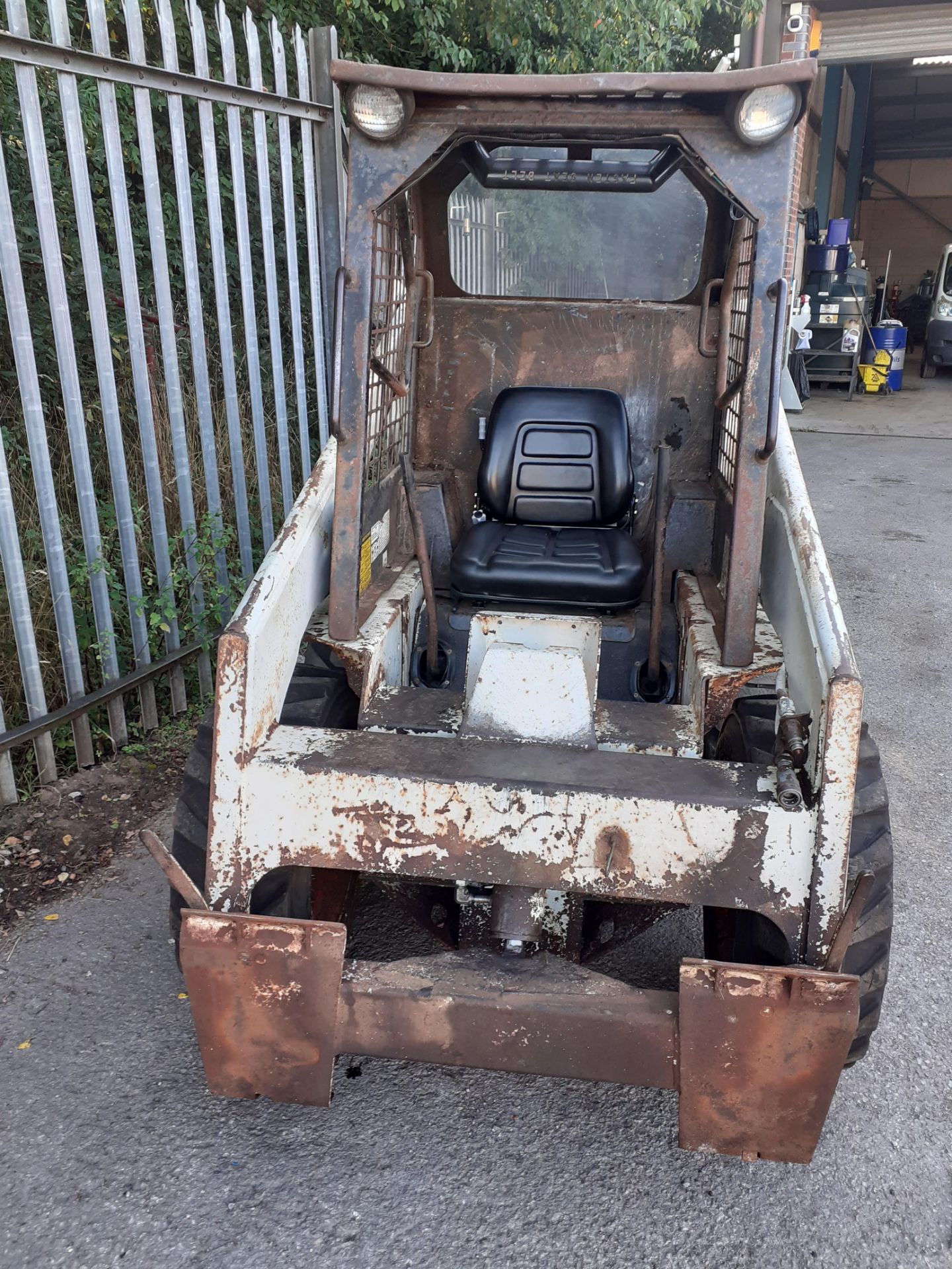 BOBCAT 643 SKID STEER, 5444 HOURS, USED CONDITION - STRAIGHT OFF A FARM *PLUS VAT* - Image 2 of 6